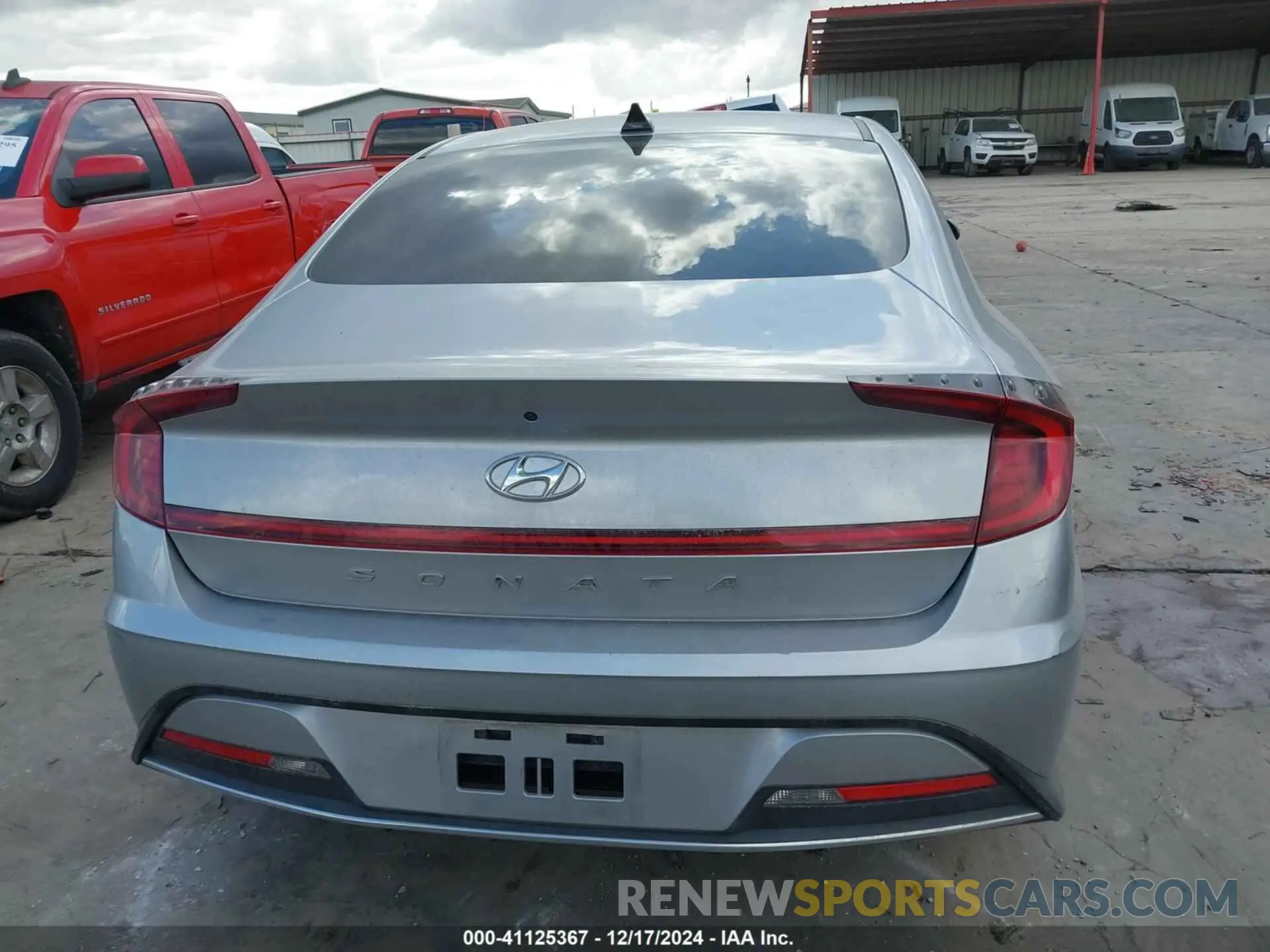 16 Photograph of a damaged car 5NPEG4JA6MH069834 HYUNDAI SONATA 2021