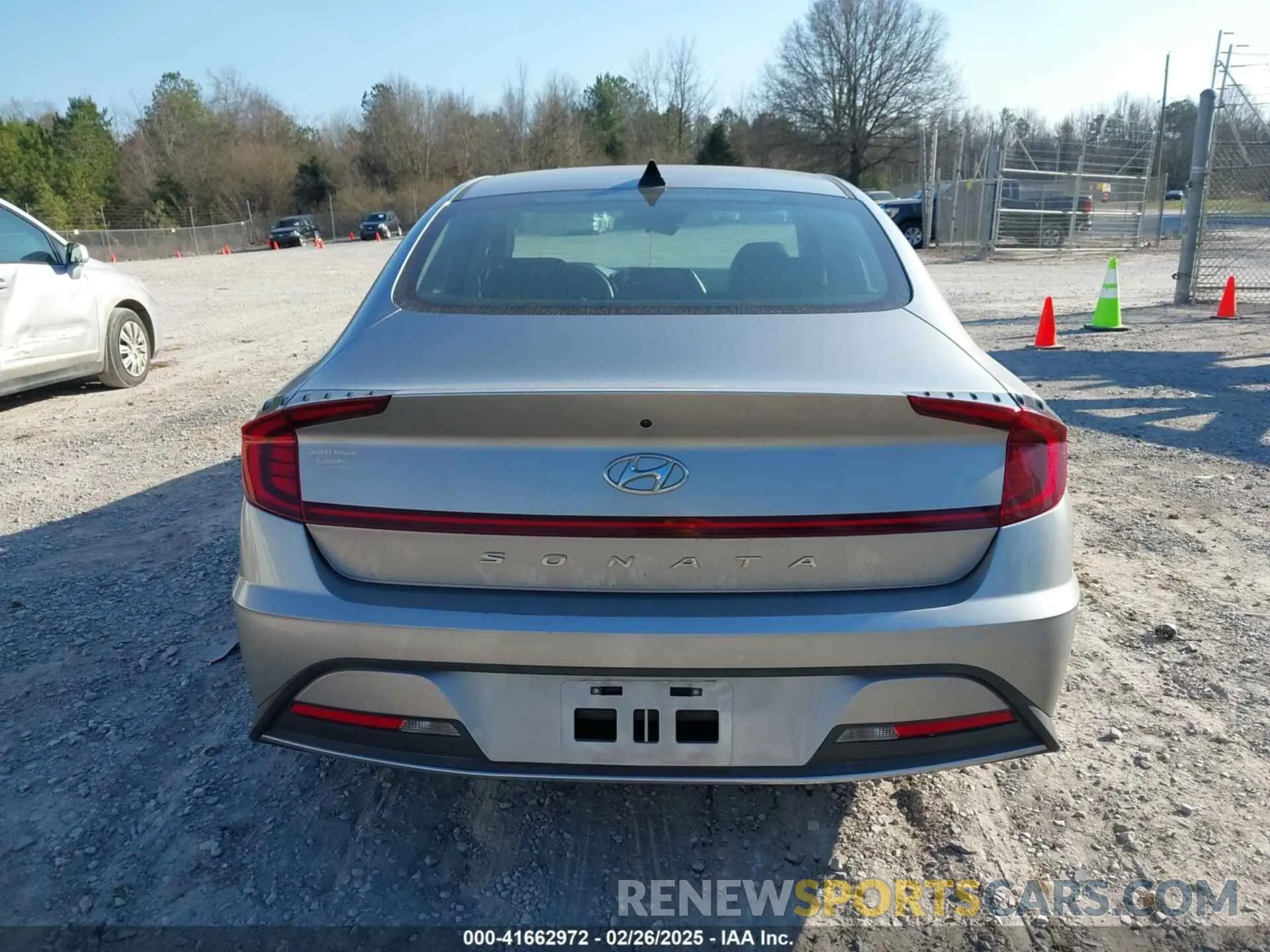 16 Photograph of a damaged car 5NPEG4JA6MH077836 HYUNDAI SONATA 2021