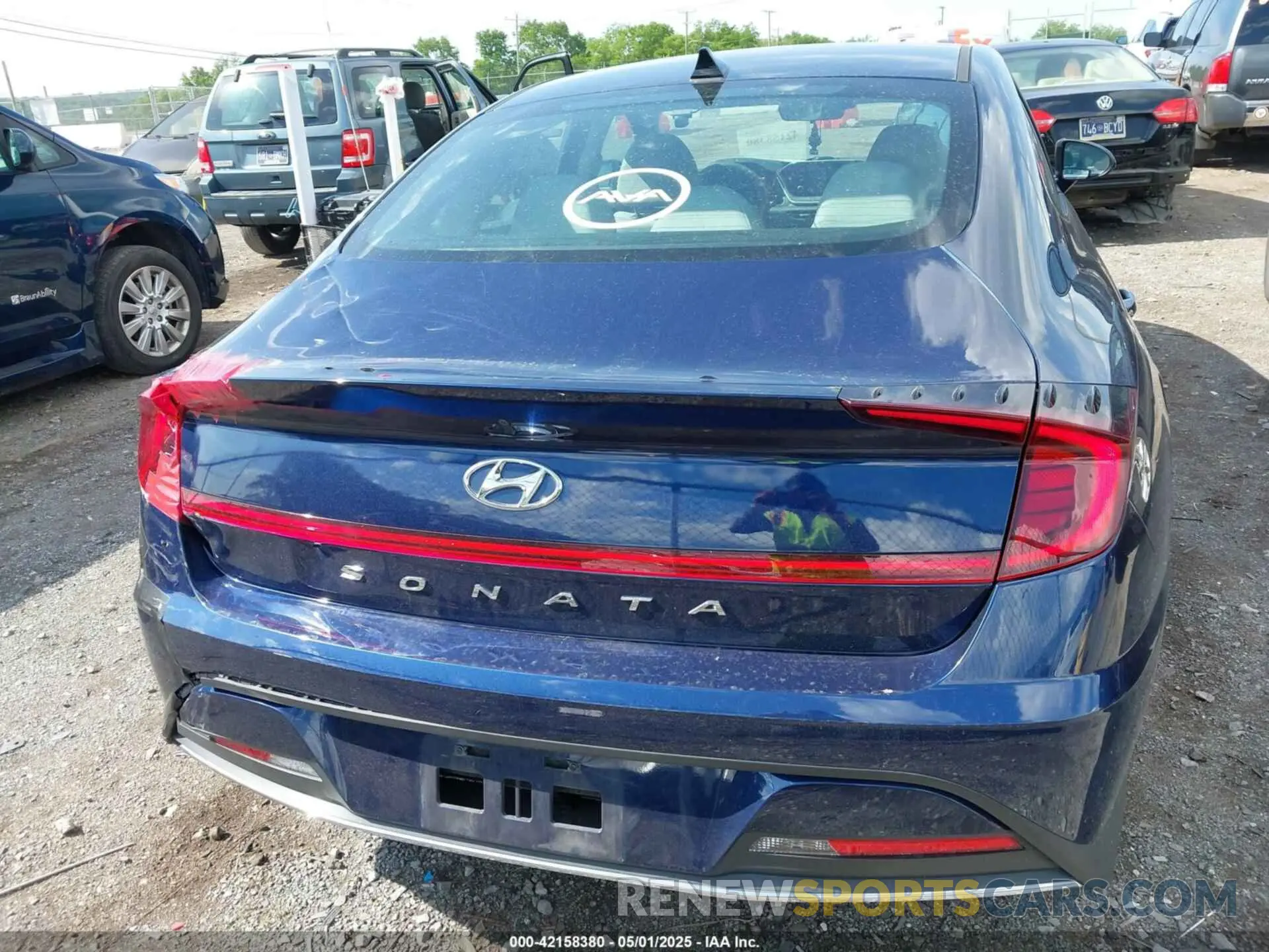 16 Photograph of a damaged car 5NPEG4JA6MH095057 HYUNDAI SONATA 2021