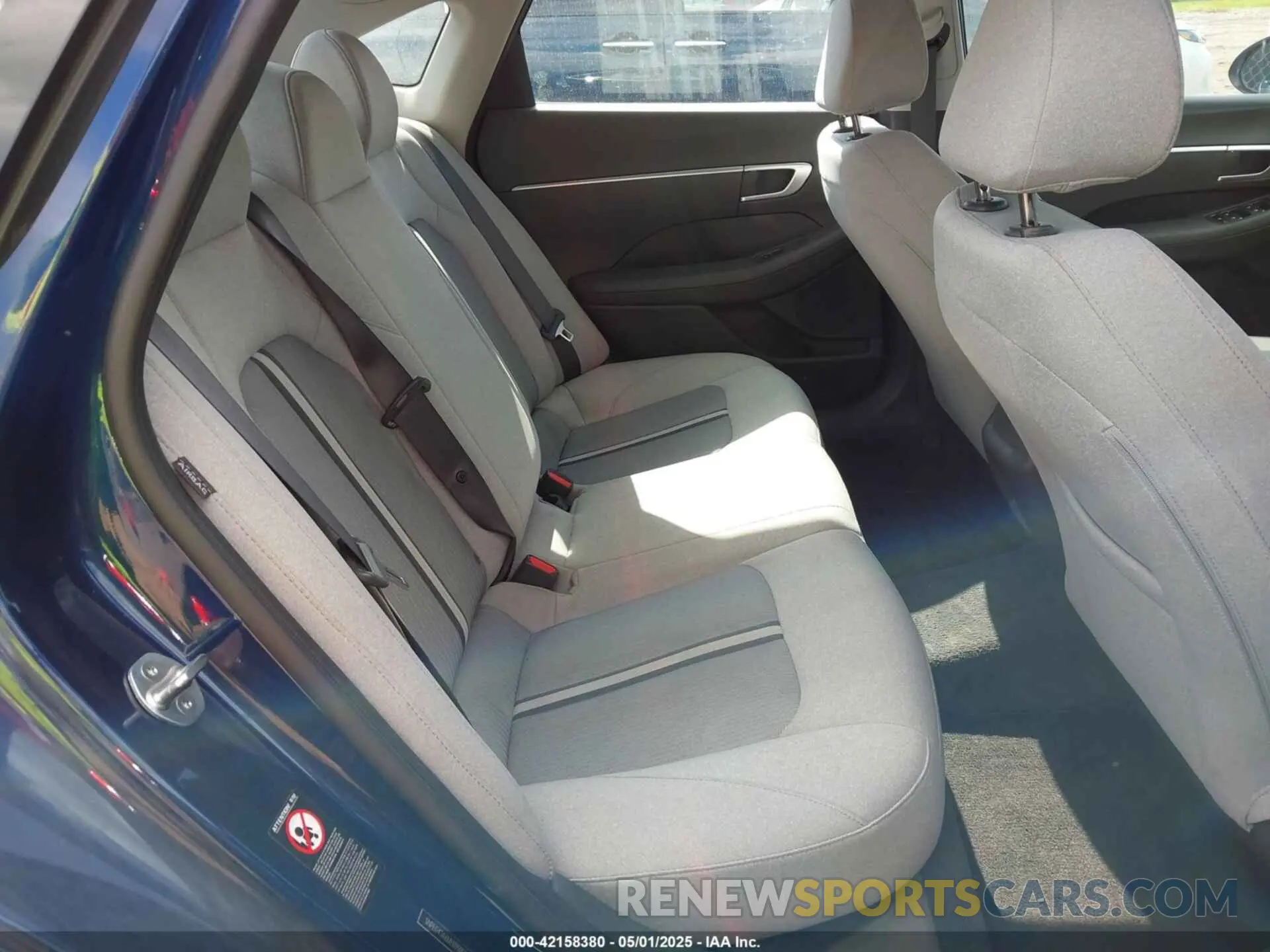 8 Photograph of a damaged car 5NPEG4JA6MH095057 HYUNDAI SONATA 2021