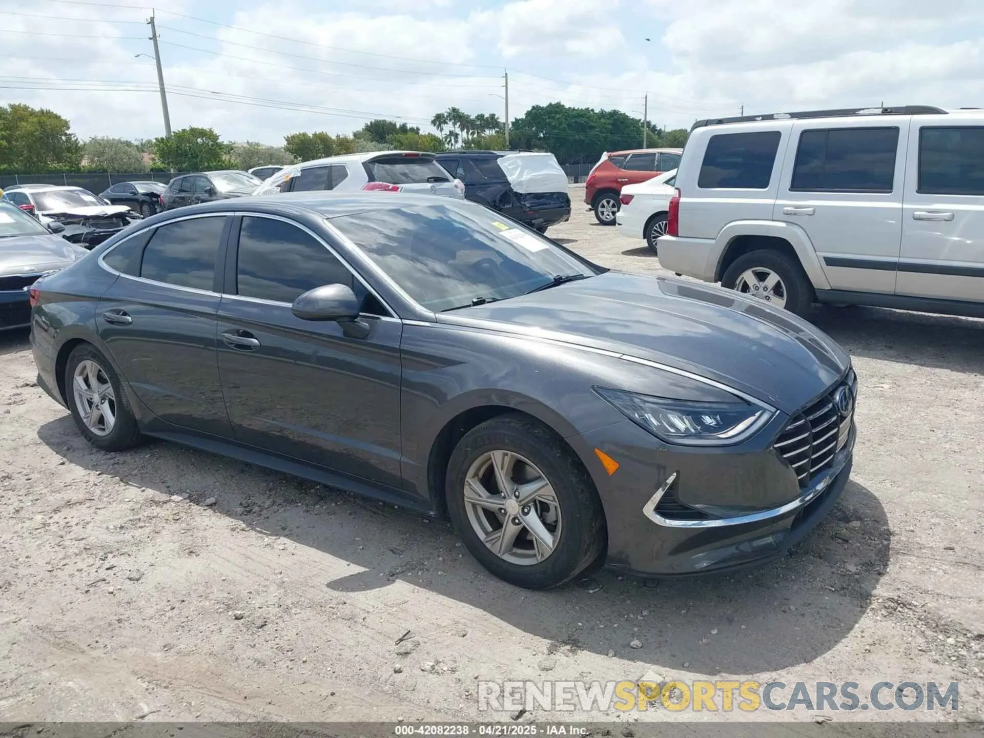 1 Photograph of a damaged car 5NPEG4JA6MH105036 HYUNDAI SONATA 2021