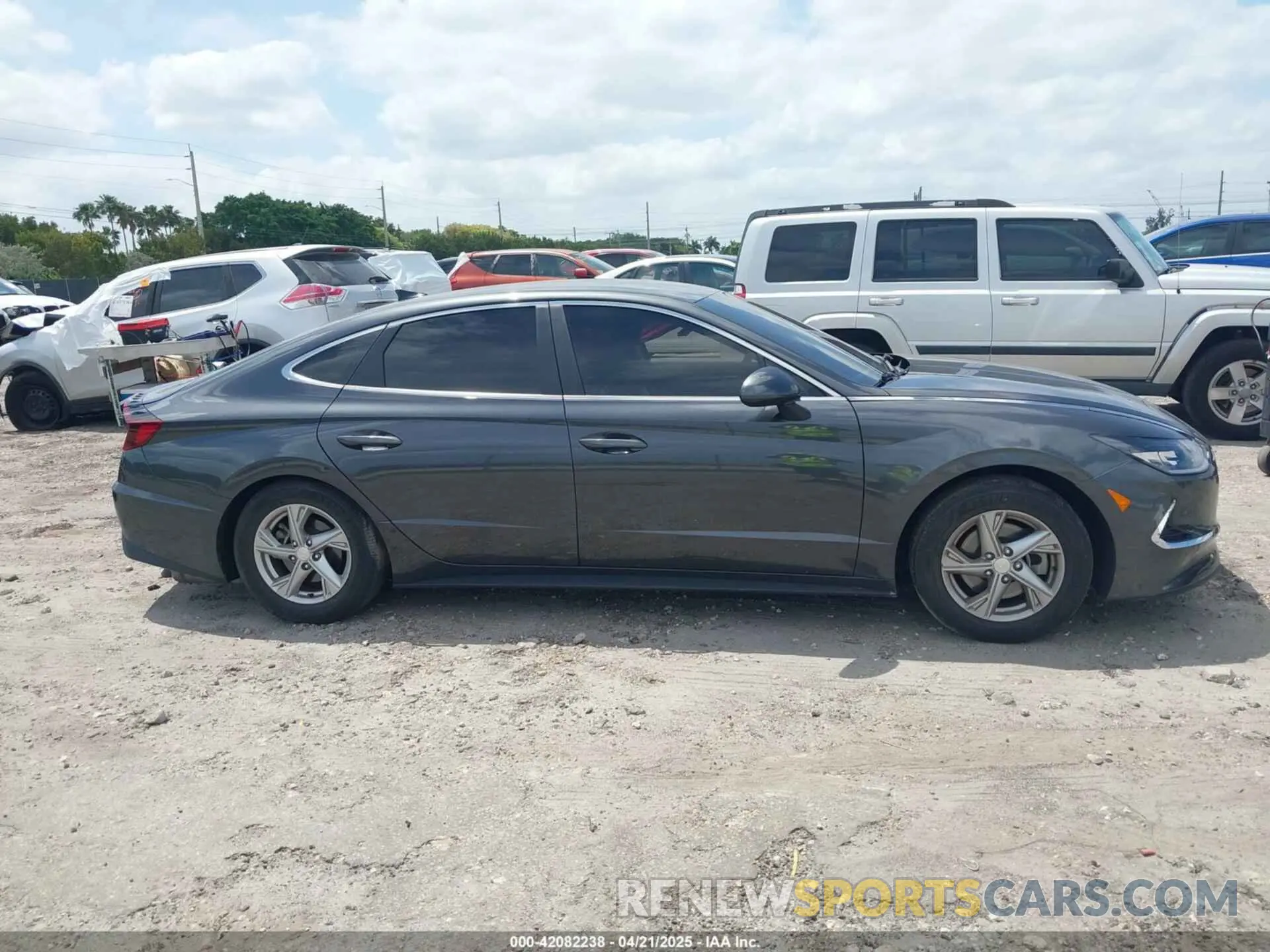 13 Photograph of a damaged car 5NPEG4JA6MH105036 HYUNDAI SONATA 2021