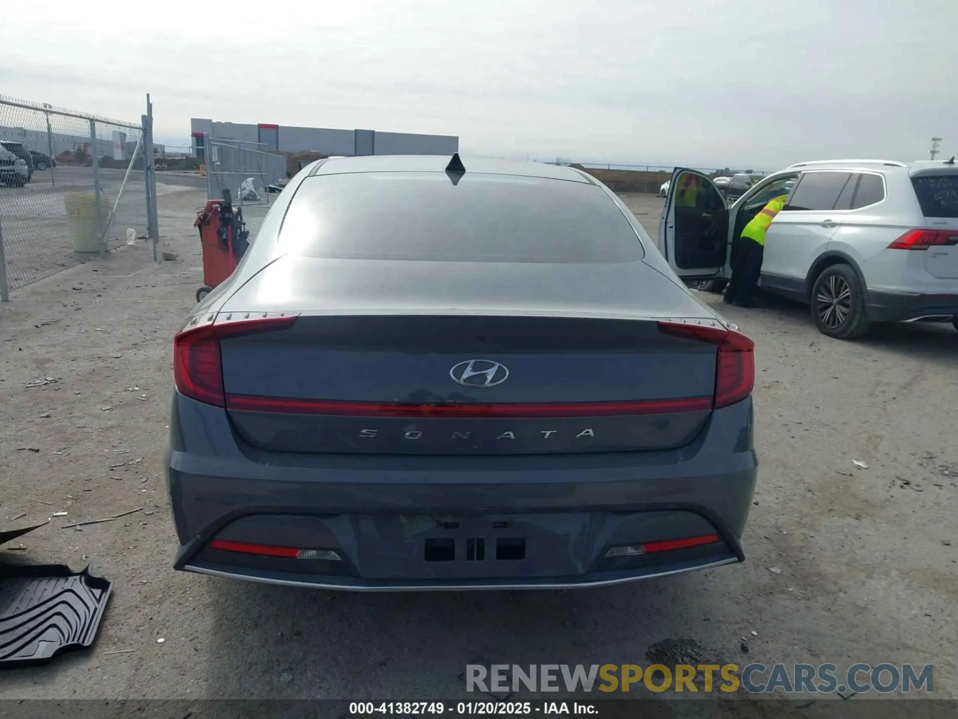 16 Photograph of a damaged car 5NPEG4JA6MH116523 HYUNDAI SONATA 2021