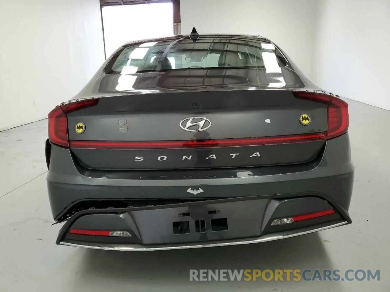 6 Photograph of a damaged car 5NPEG4JA6MH116912 HYUNDAI SONATA 2021