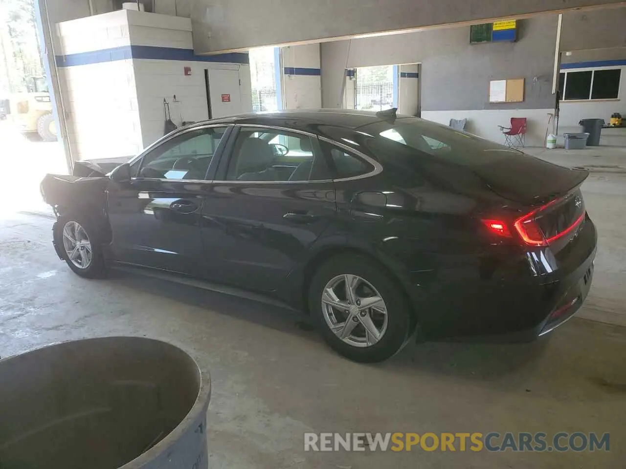 2 Photograph of a damaged car 5NPEG4JA6MH129546 HYUNDAI SONATA 2021