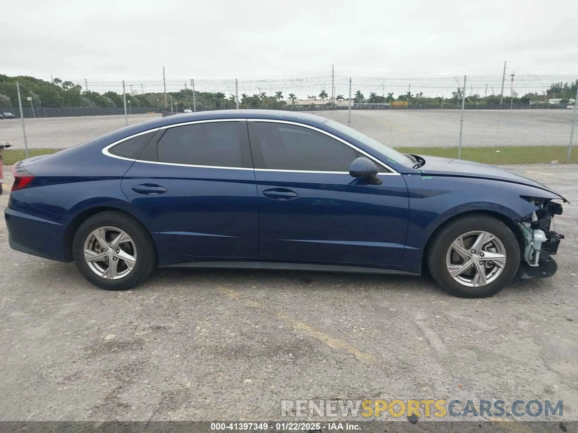 14 Photograph of a damaged car 5NPEG4JA6MH130003 HYUNDAI SONATA 2021