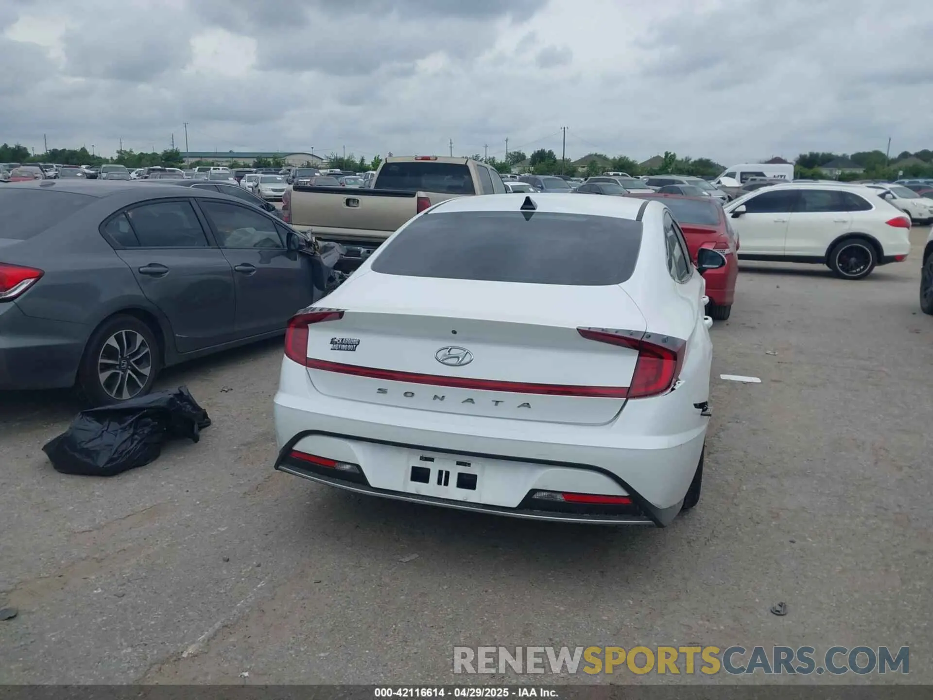 15 Photograph of a damaged car 5NPEG4JA6MH131152 HYUNDAI SONATA 2021