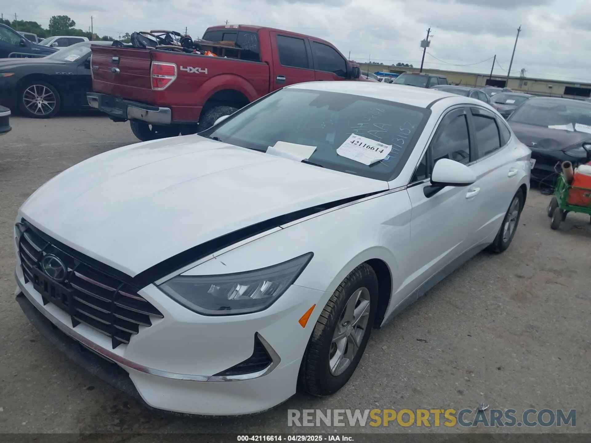 2 Photograph of a damaged car 5NPEG4JA6MH131152 HYUNDAI SONATA 2021