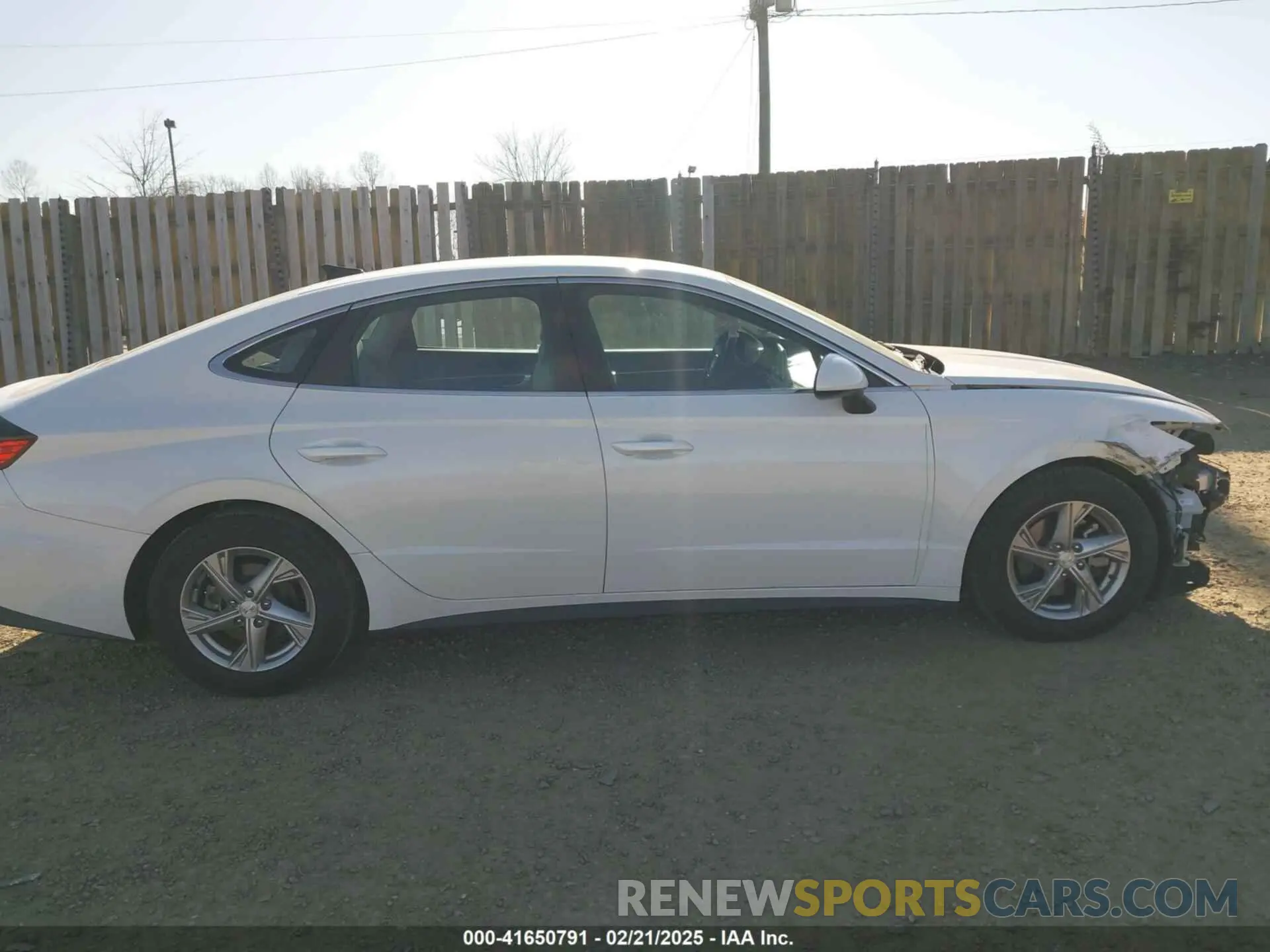 14 Photograph of a damaged car 5NPEG4JA7MH077179 HYUNDAI SONATA 2021