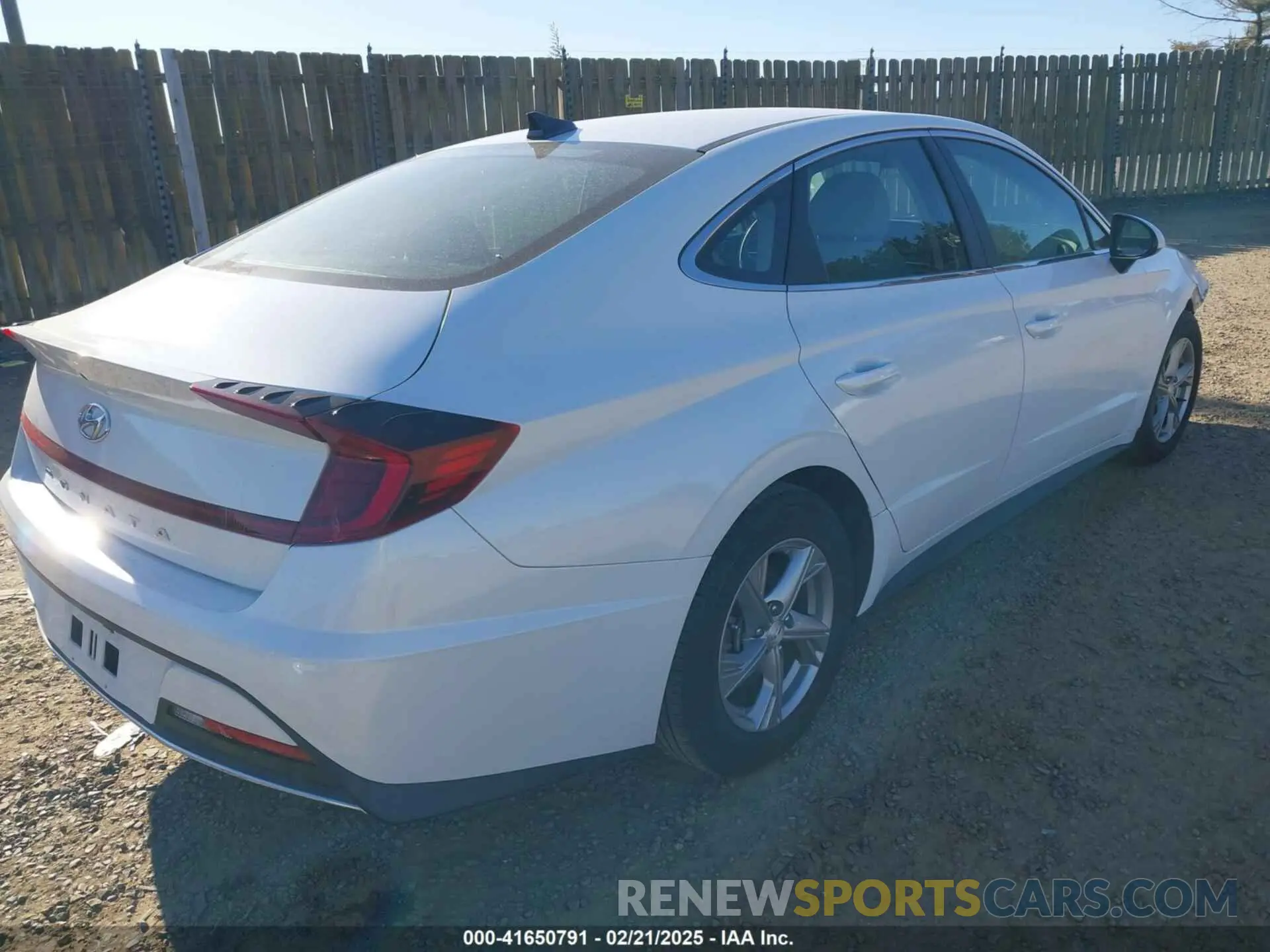 4 Photograph of a damaged car 5NPEG4JA7MH077179 HYUNDAI SONATA 2021