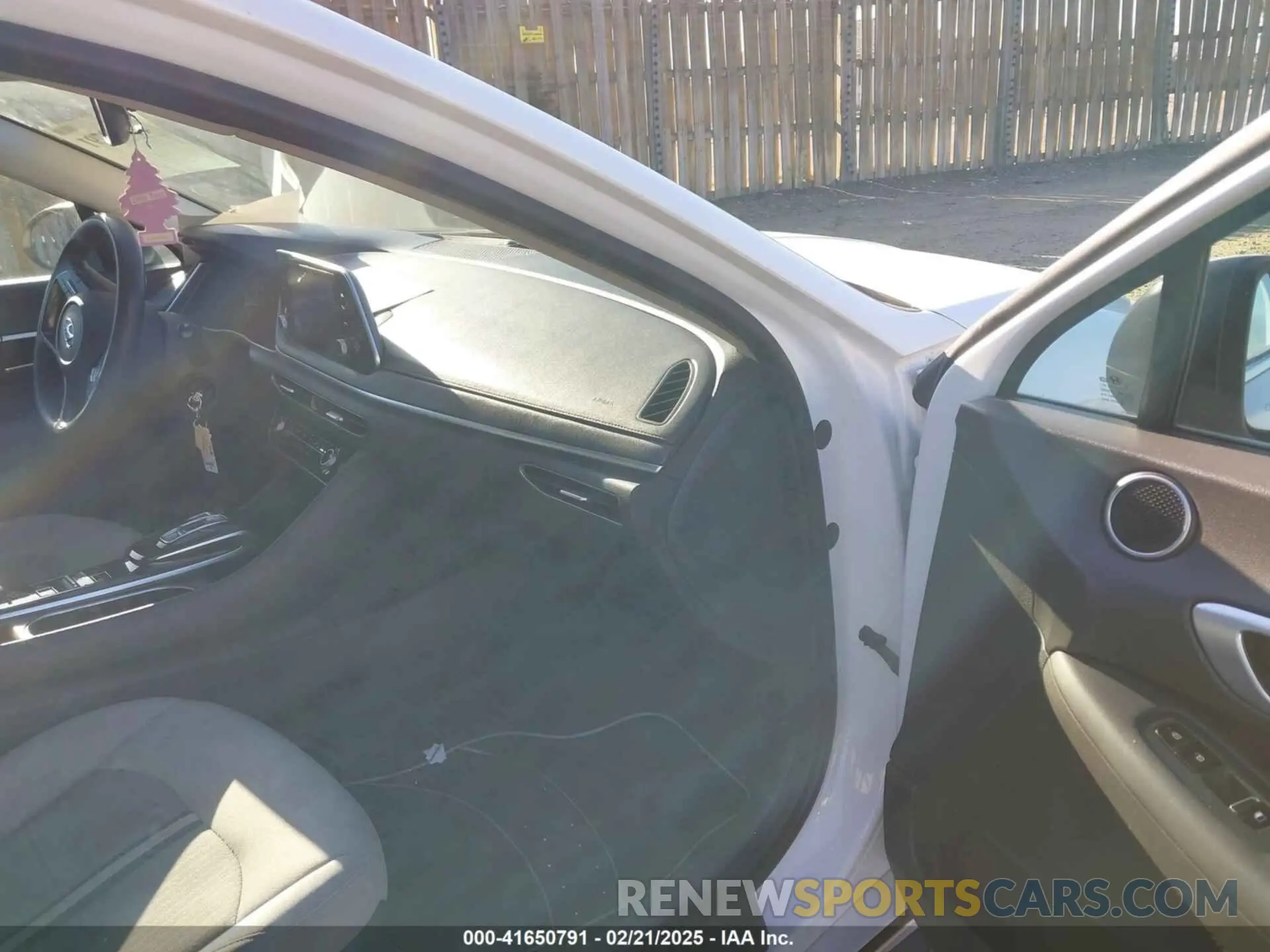 5 Photograph of a damaged car 5NPEG4JA7MH077179 HYUNDAI SONATA 2021