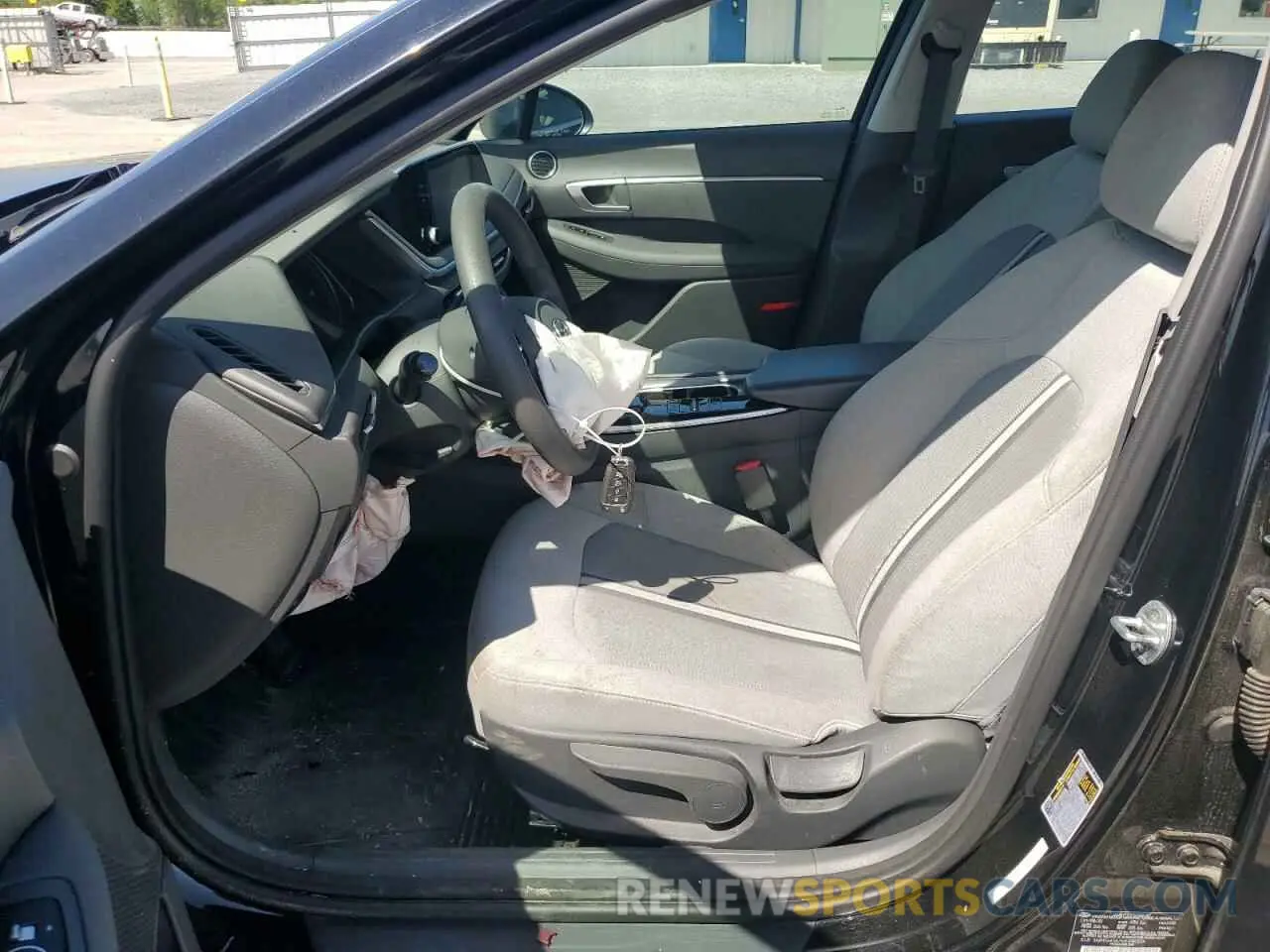7 Photograph of a damaged car 5NPEG4JA7MH080504 HYUNDAI SONATA 2021