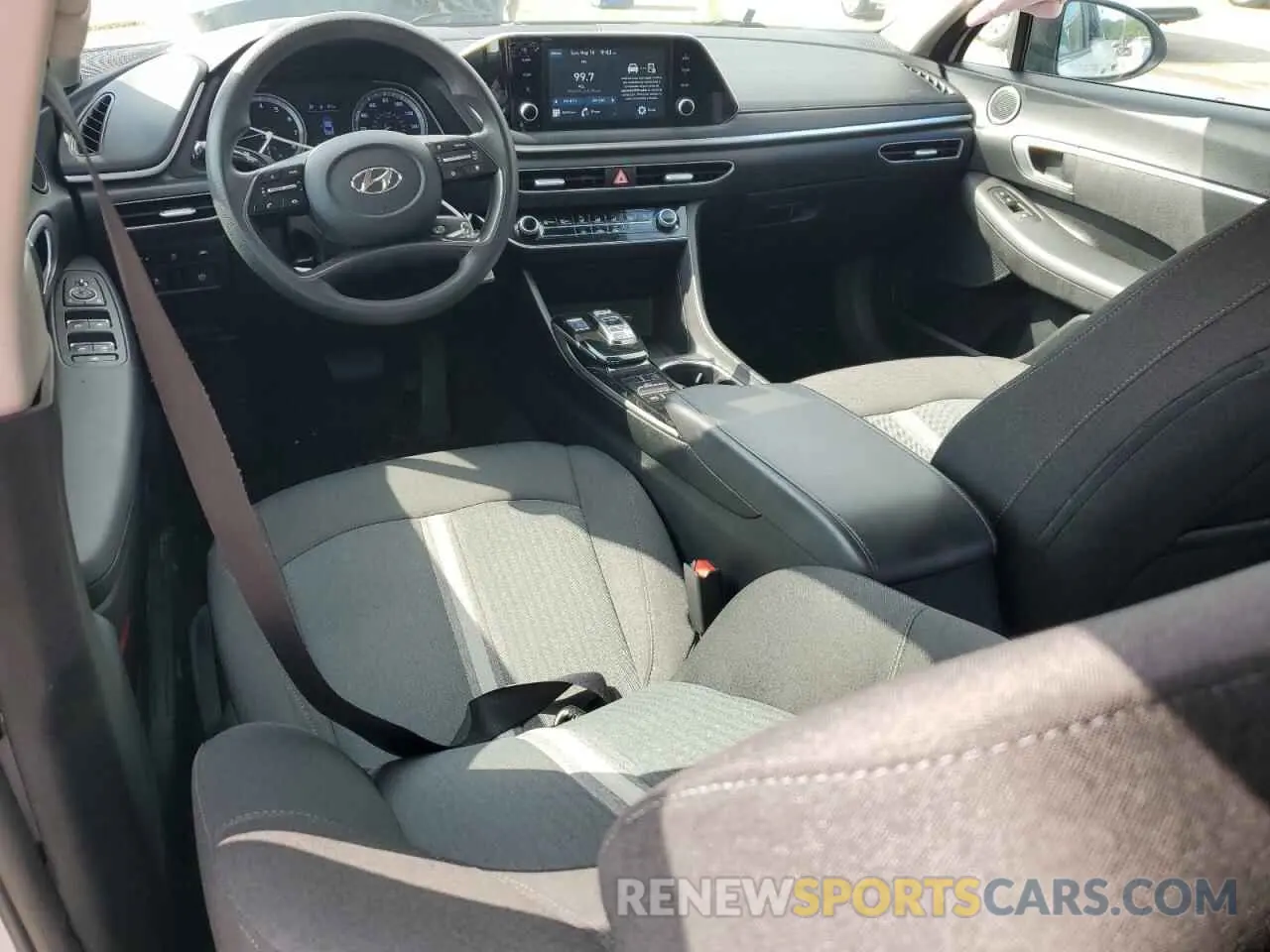 8 Photograph of a damaged car 5NPEG4JA7MH091163 HYUNDAI SONATA 2021