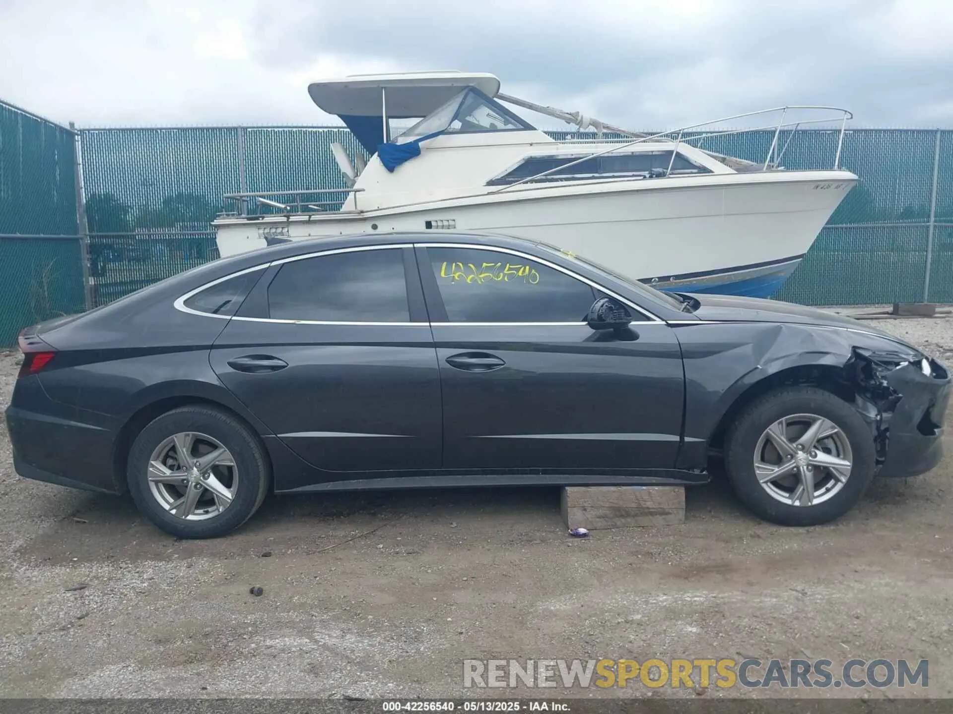 13 Photograph of a damaged car 5NPEG4JA7MH116370 HYUNDAI SONATA 2021