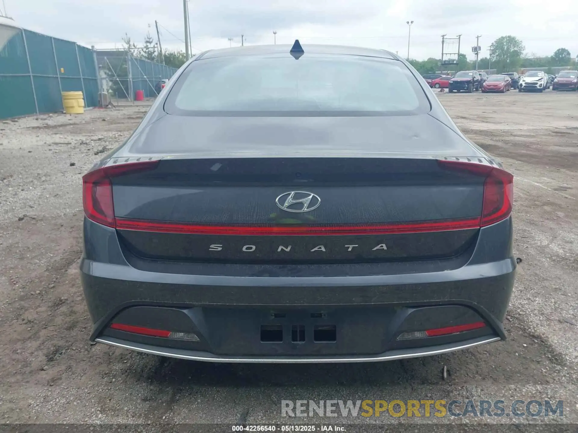 16 Photograph of a damaged car 5NPEG4JA7MH116370 HYUNDAI SONATA 2021