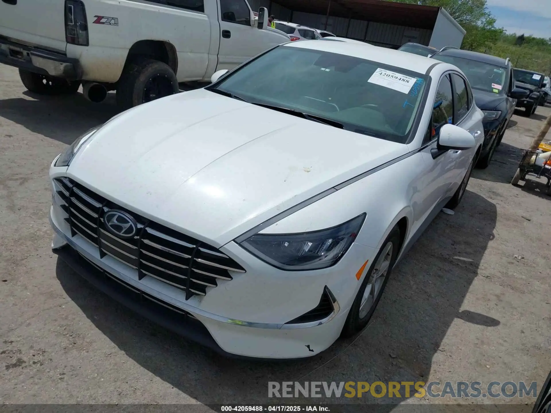 2 Photograph of a damaged car 5NPEG4JA7MH129894 HYUNDAI SONATA 2021