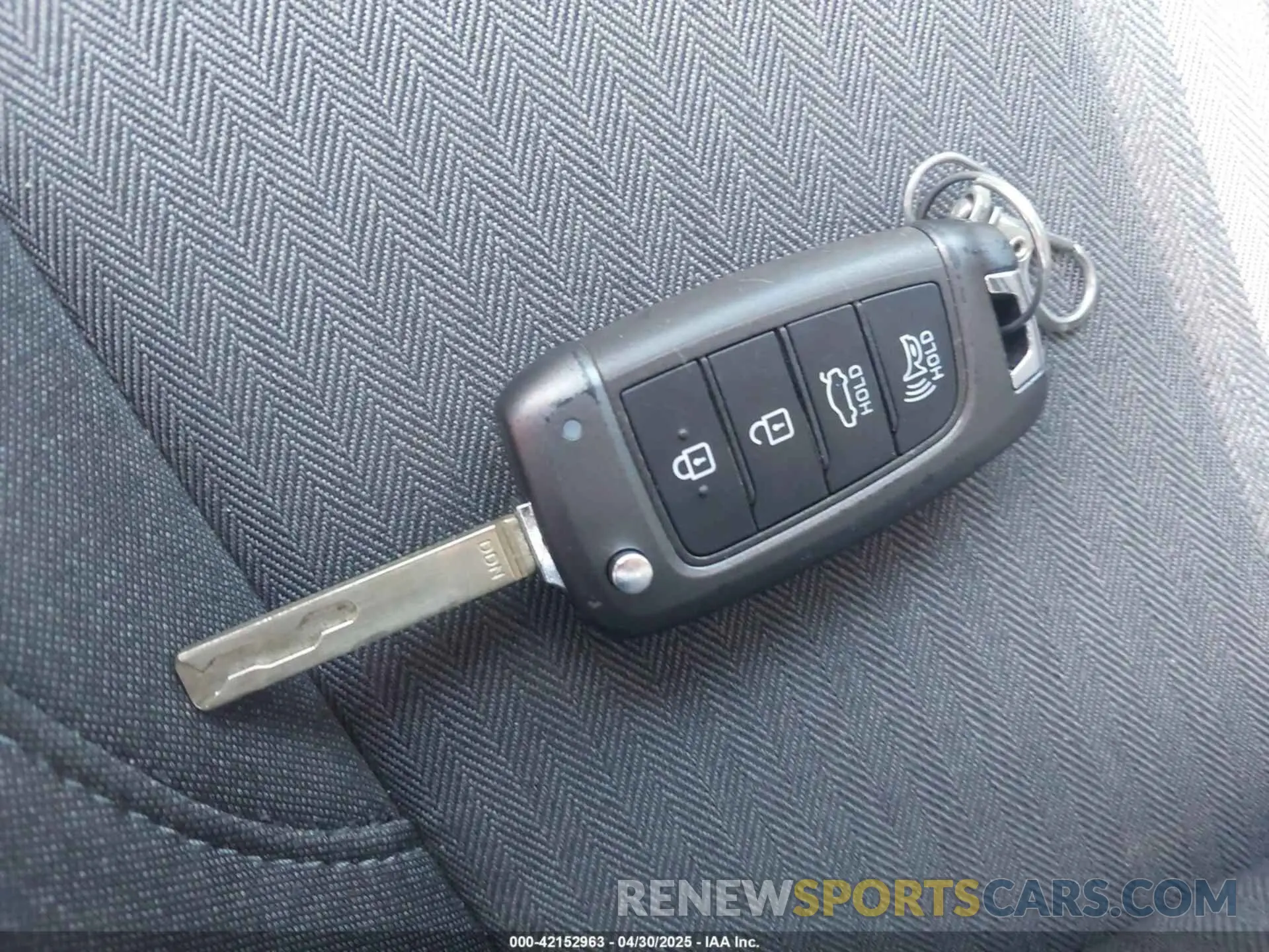 11 Photograph of a damaged car 5NPEG4JA8MH121593 HYUNDAI SONATA 2021