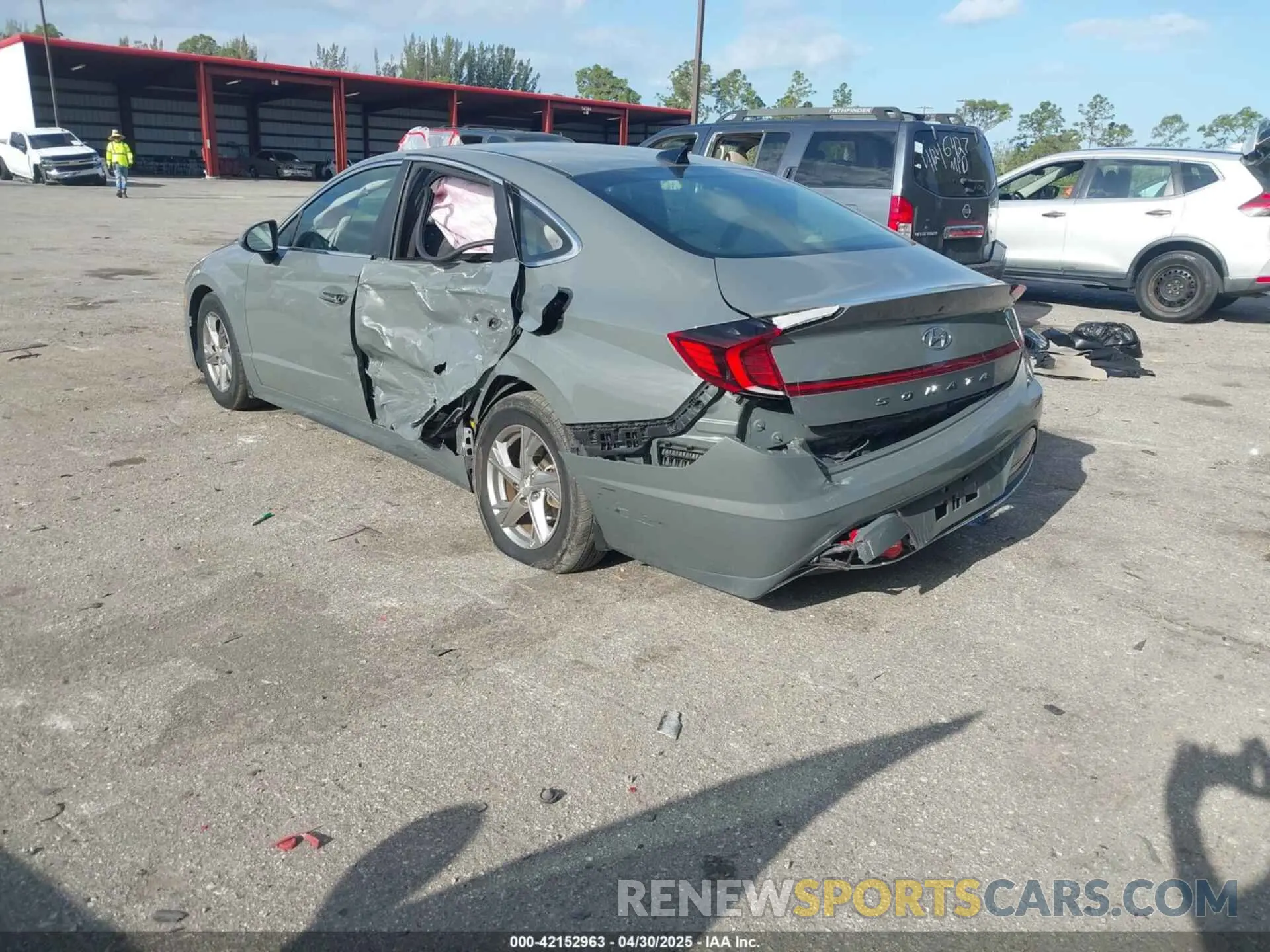 3 Photograph of a damaged car 5NPEG4JA8MH121593 HYUNDAI SONATA 2021