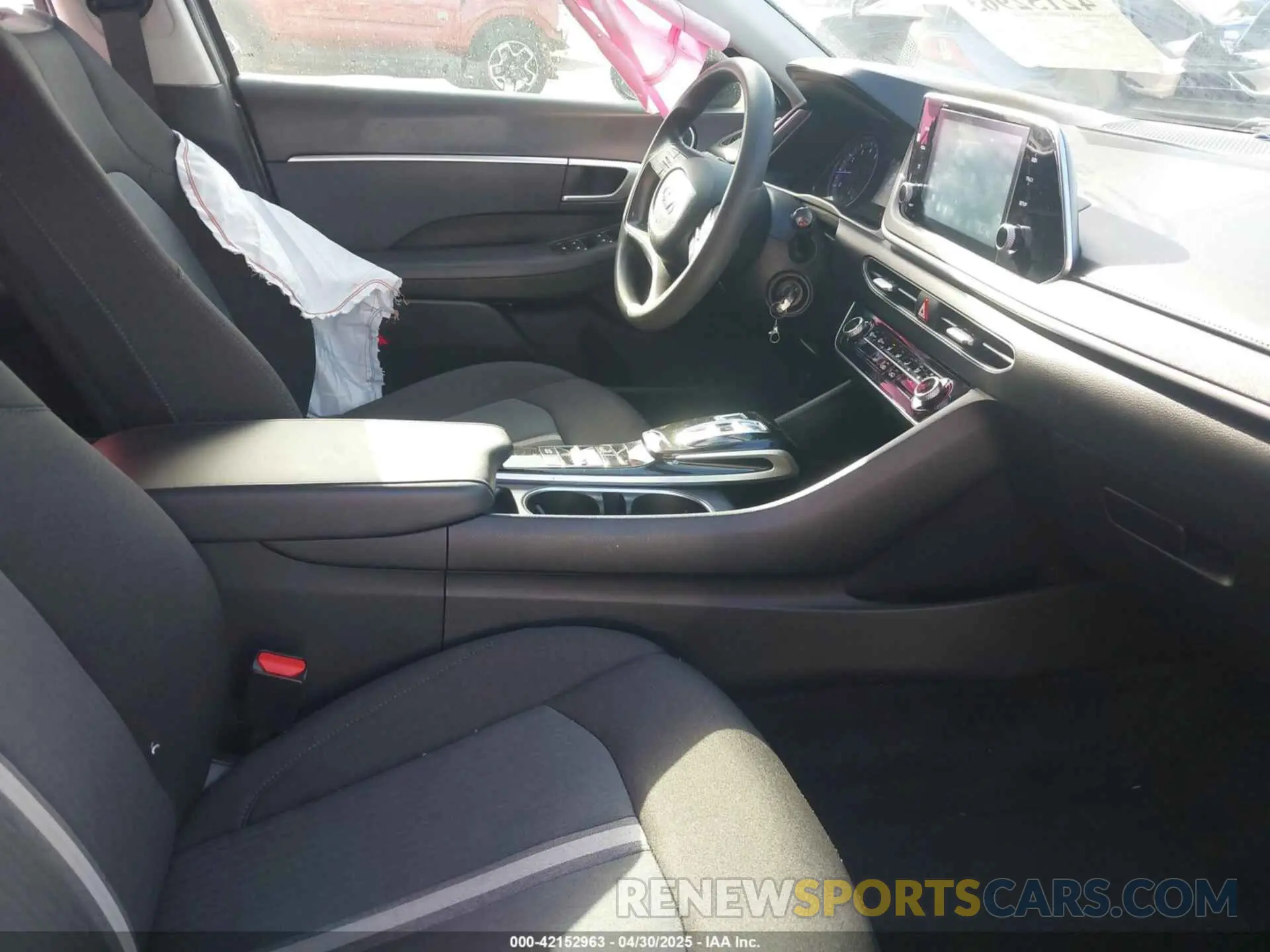 5 Photograph of a damaged car 5NPEG4JA8MH121593 HYUNDAI SONATA 2021