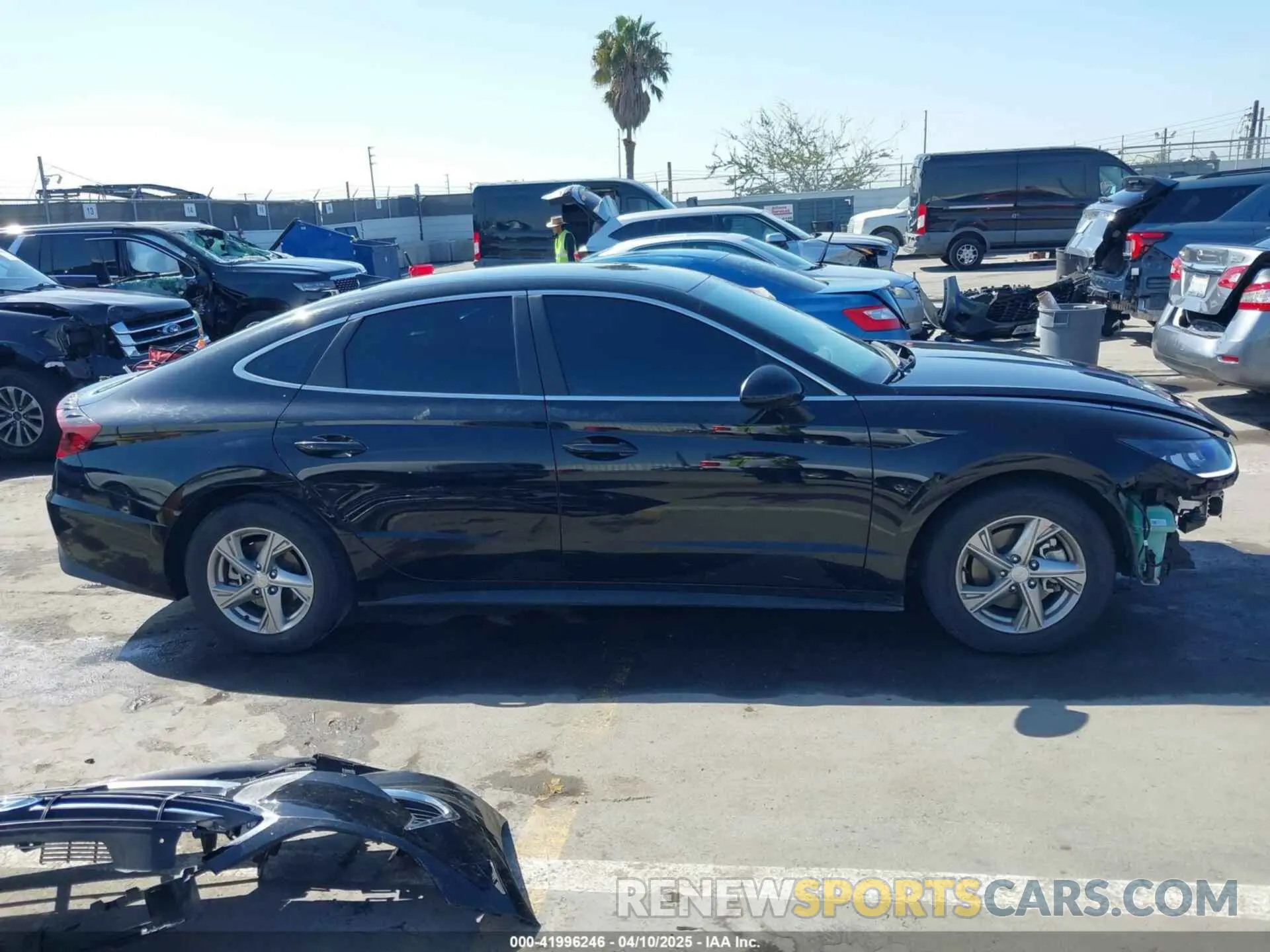 14 Photograph of a damaged car 5NPEG4JA8MH123442 HYUNDAI SONATA 2021