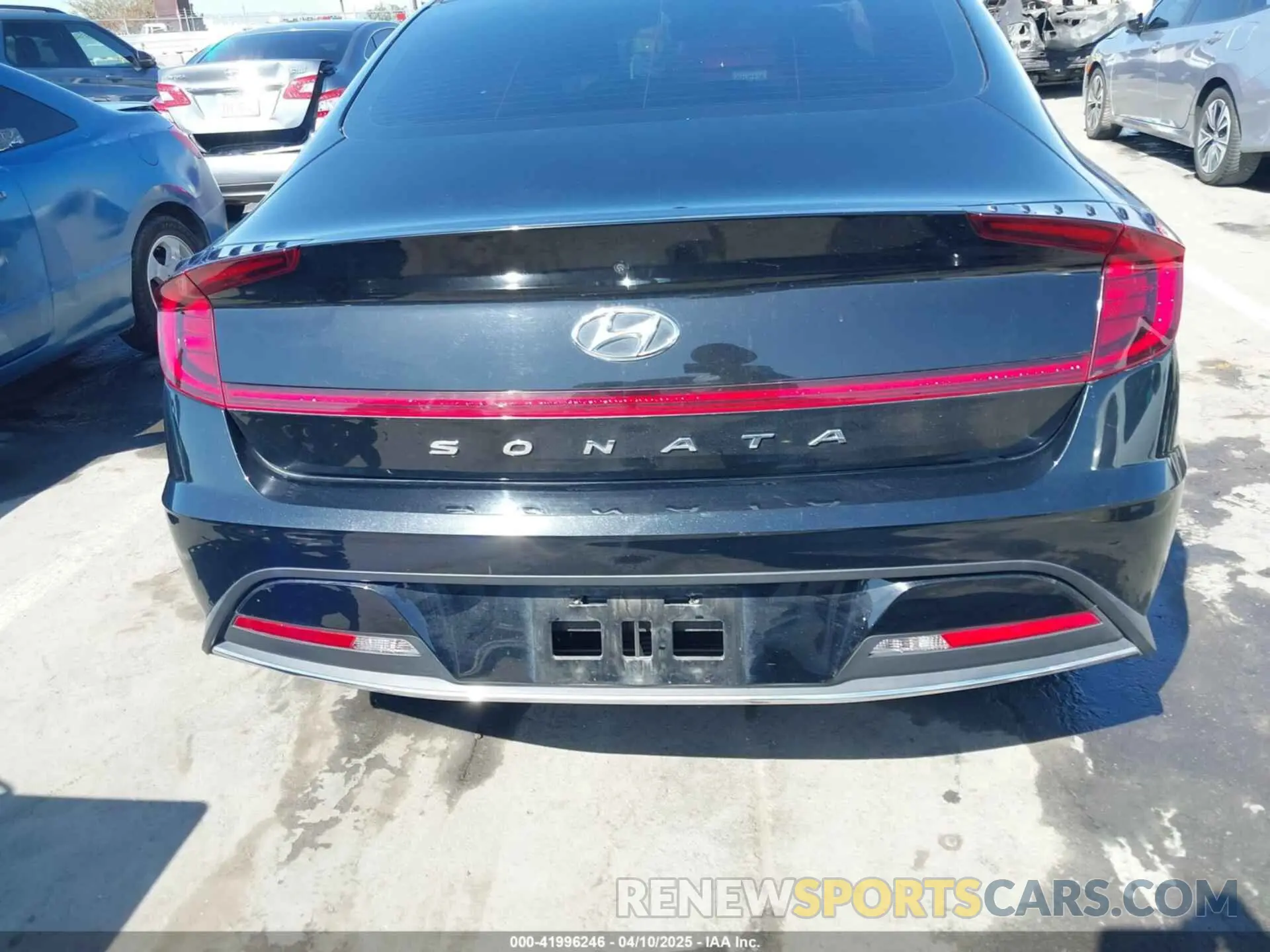 17 Photograph of a damaged car 5NPEG4JA8MH123442 HYUNDAI SONATA 2021