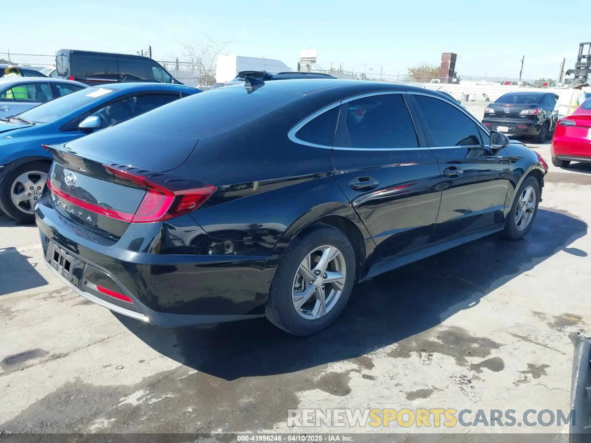 4 Photograph of a damaged car 5NPEG4JA8MH123442 HYUNDAI SONATA 2021