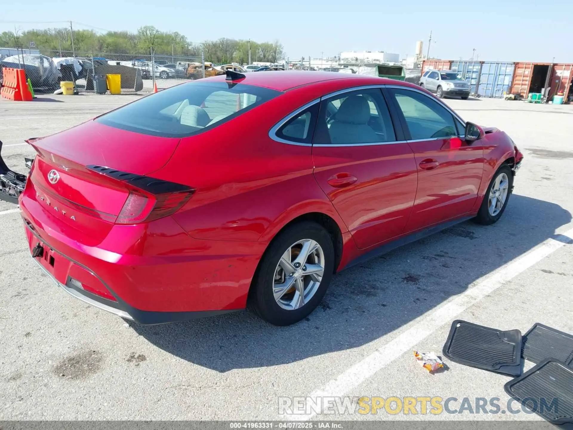 4 Photograph of a damaged car 5NPEG4JA8MH124400 HYUNDAI SONATA 2021