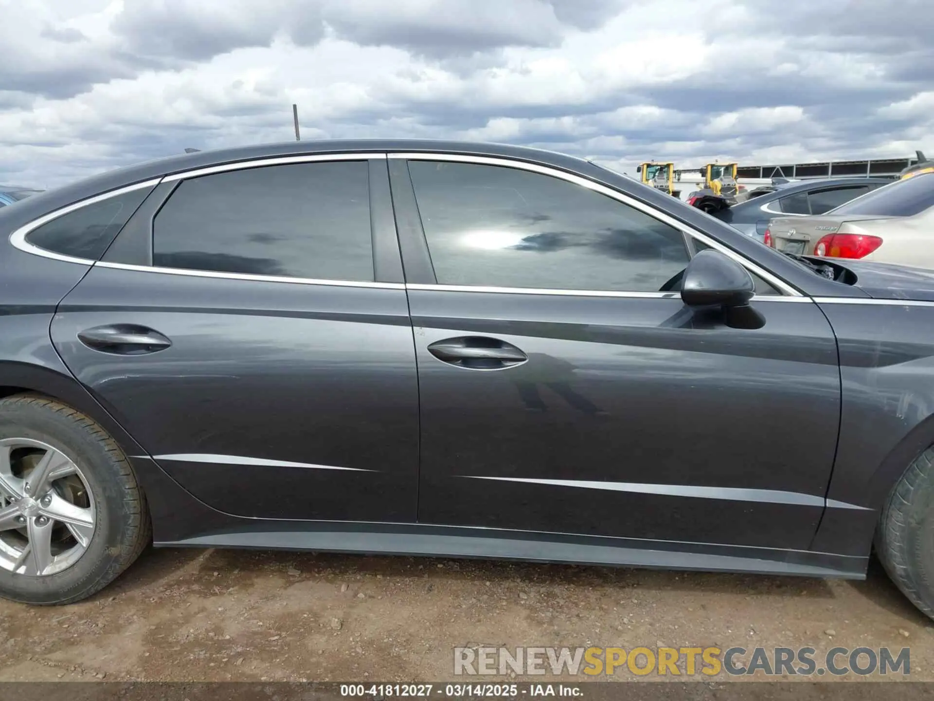 14 Photograph of a damaged car 5NPEG4JA9MH069018 HYUNDAI SONATA 2021