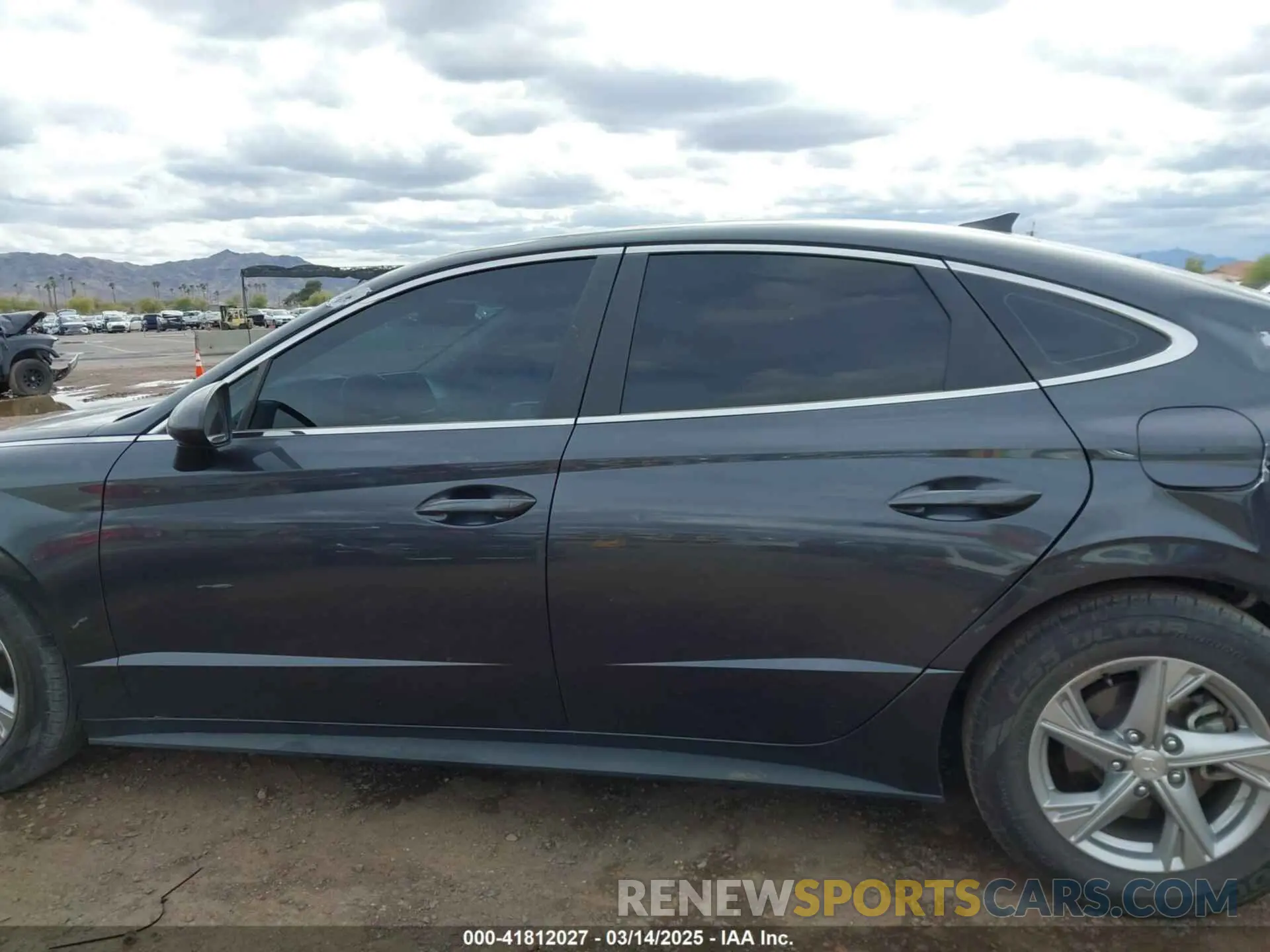 15 Photograph of a damaged car 5NPEG4JA9MH069018 HYUNDAI SONATA 2021