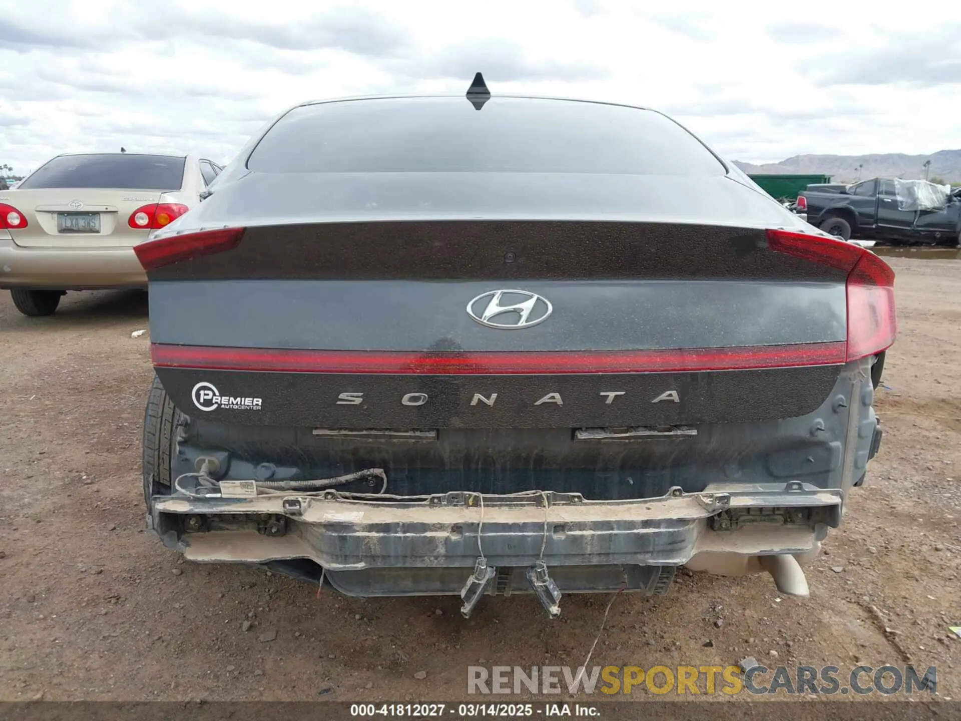 18 Photograph of a damaged car 5NPEG4JA9MH069018 HYUNDAI SONATA 2021