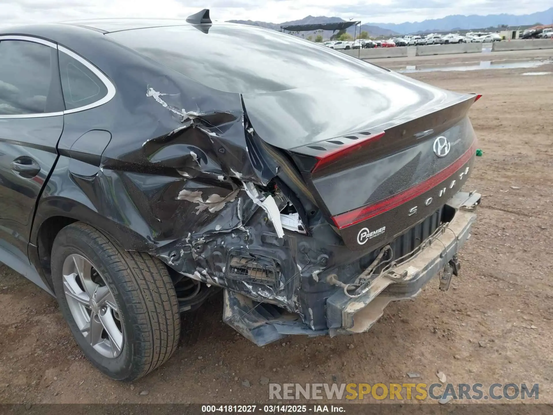 19 Photograph of a damaged car 5NPEG4JA9MH069018 HYUNDAI SONATA 2021