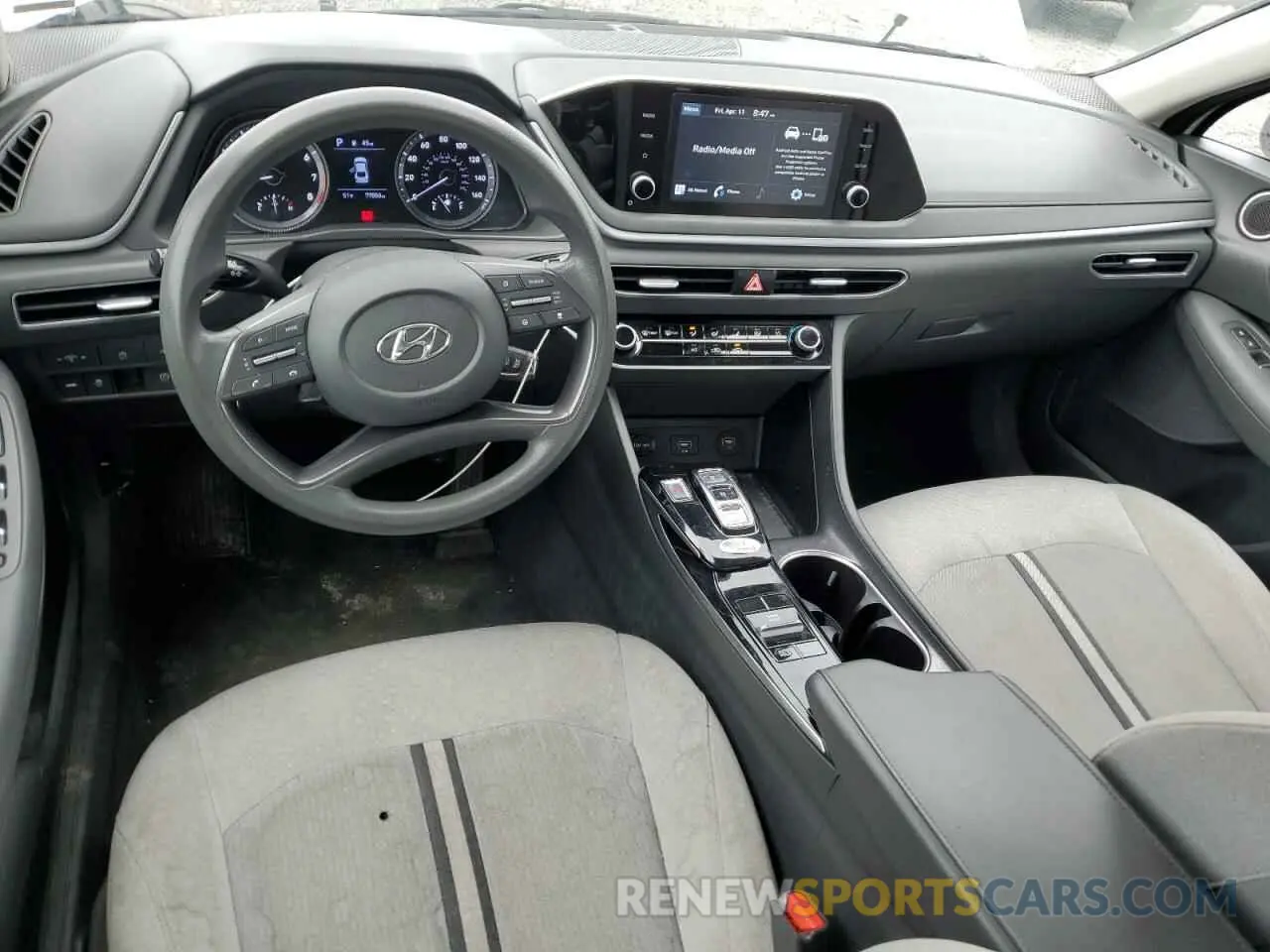 8 Photograph of a damaged car 5NPEG4JA9MH069598 HYUNDAI SONATA 2021