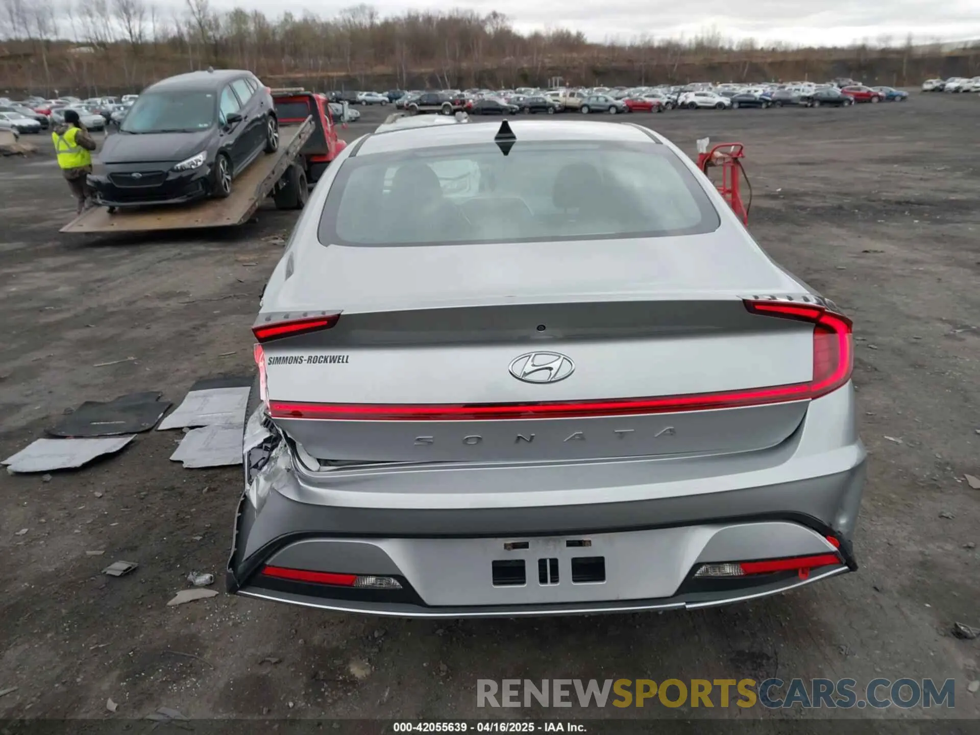 16 Photograph of a damaged car 5NPEG4JA9MH108576 HYUNDAI SONATA 2021
