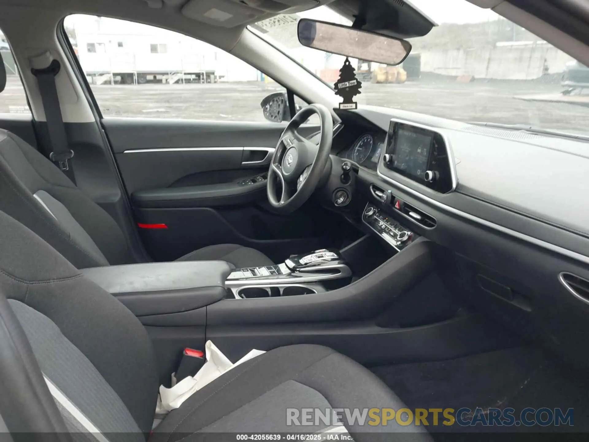 5 Photograph of a damaged car 5NPEG4JA9MH108576 HYUNDAI SONATA 2021
