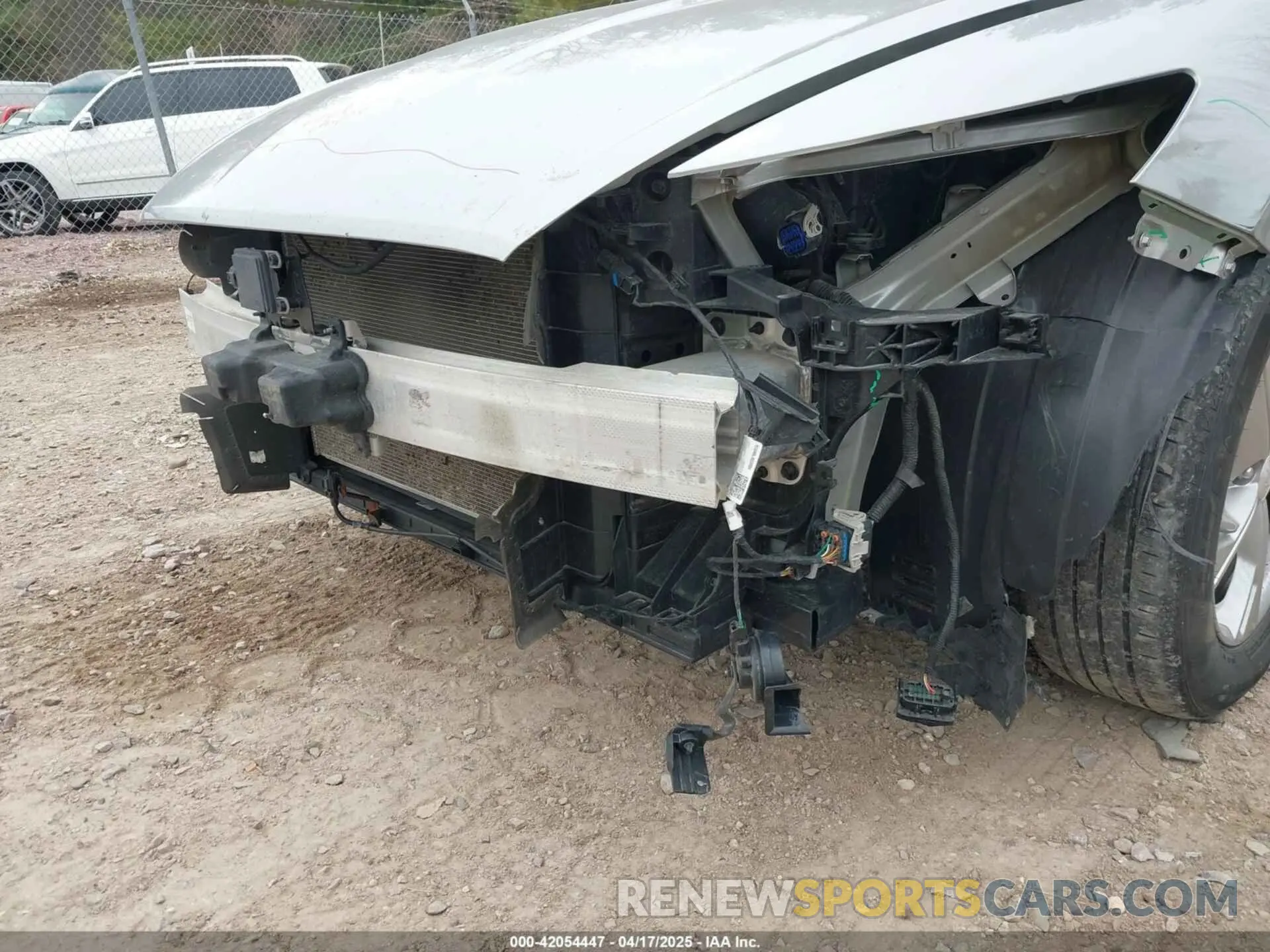 18 Photograph of a damaged car 5NPEG4JAXMH070873 HYUNDAI SONATA 2021