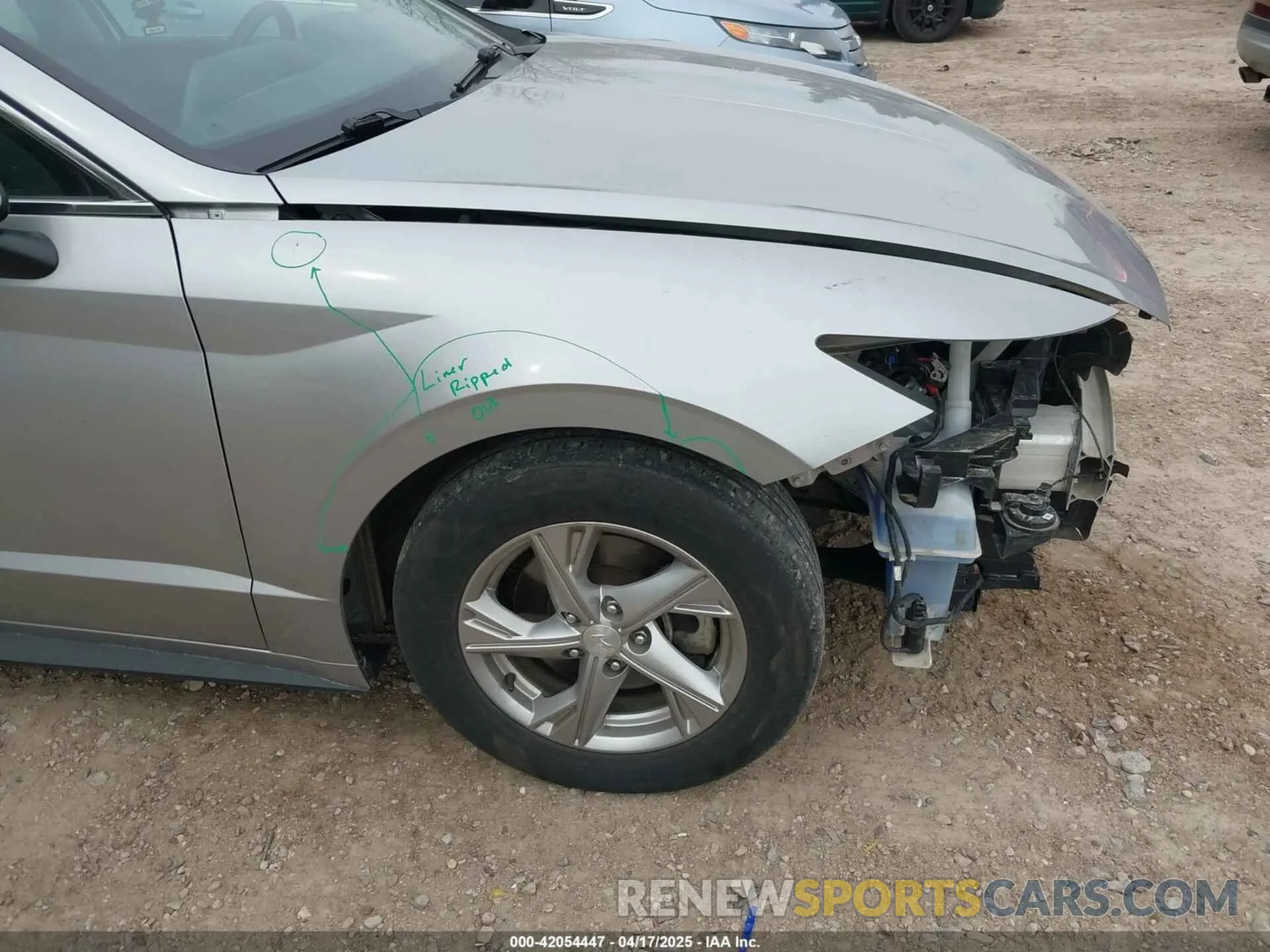 21 Photograph of a damaged car 5NPEG4JAXMH070873 HYUNDAI SONATA 2021