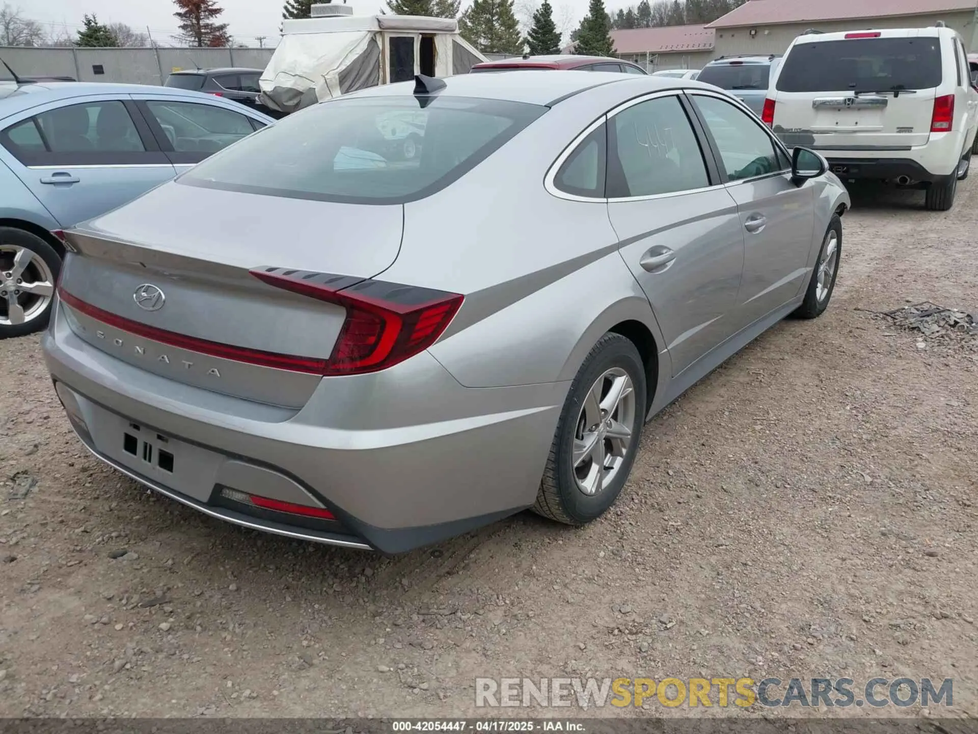 4 Photograph of a damaged car 5NPEG4JAXMH070873 HYUNDAI SONATA 2021