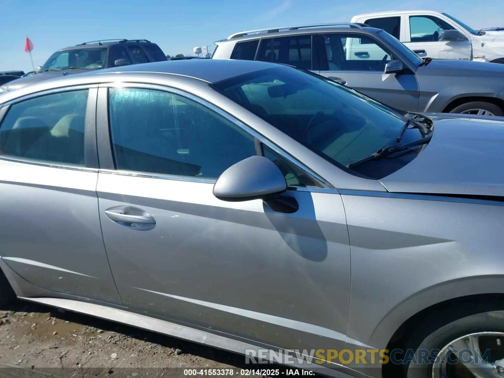 14 Photograph of a damaged car 5NPEG4JAXMH075720 HYUNDAI SONATA 2021
