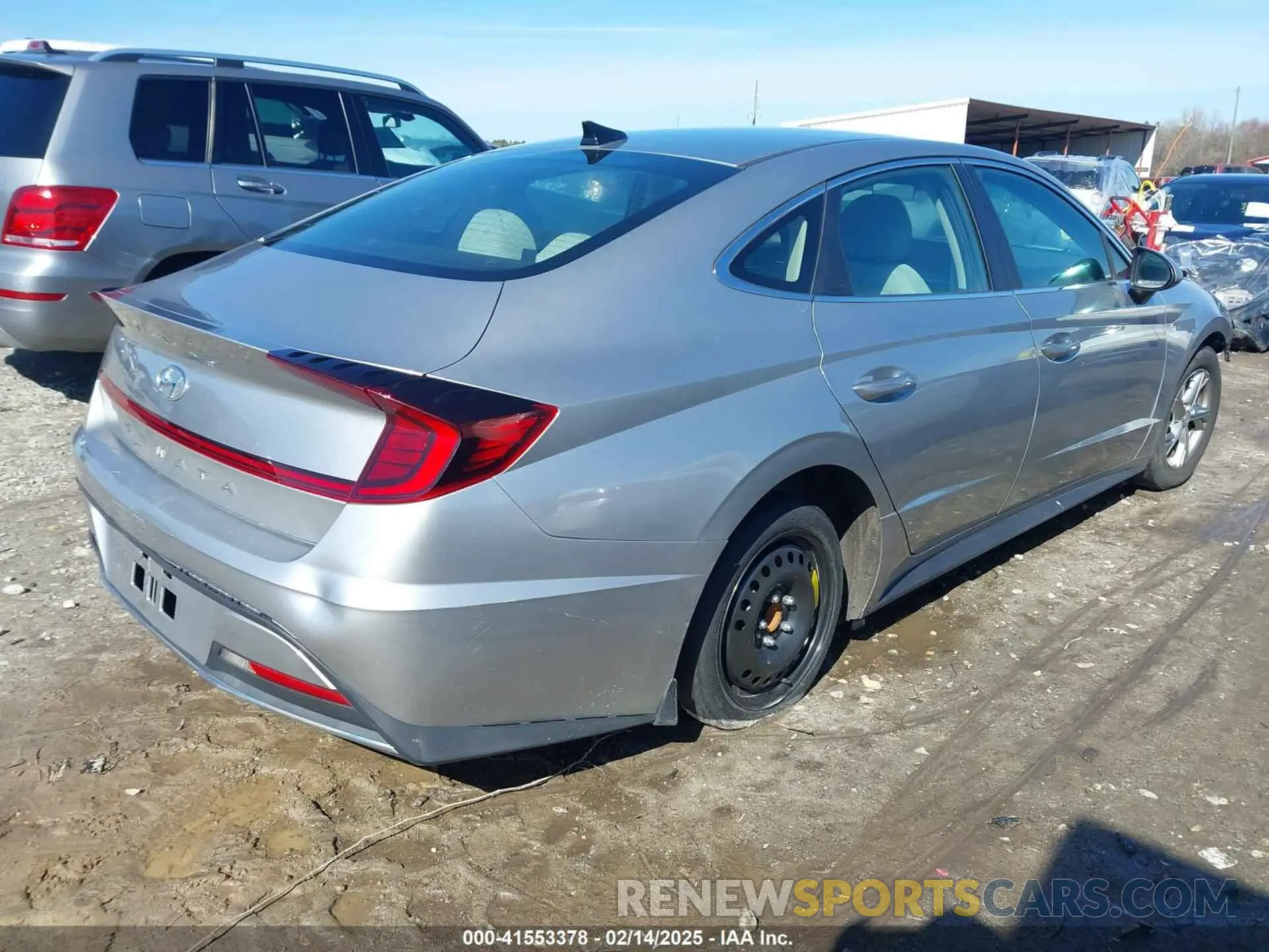 4 Photograph of a damaged car 5NPEG4JAXMH075720 HYUNDAI SONATA 2021
