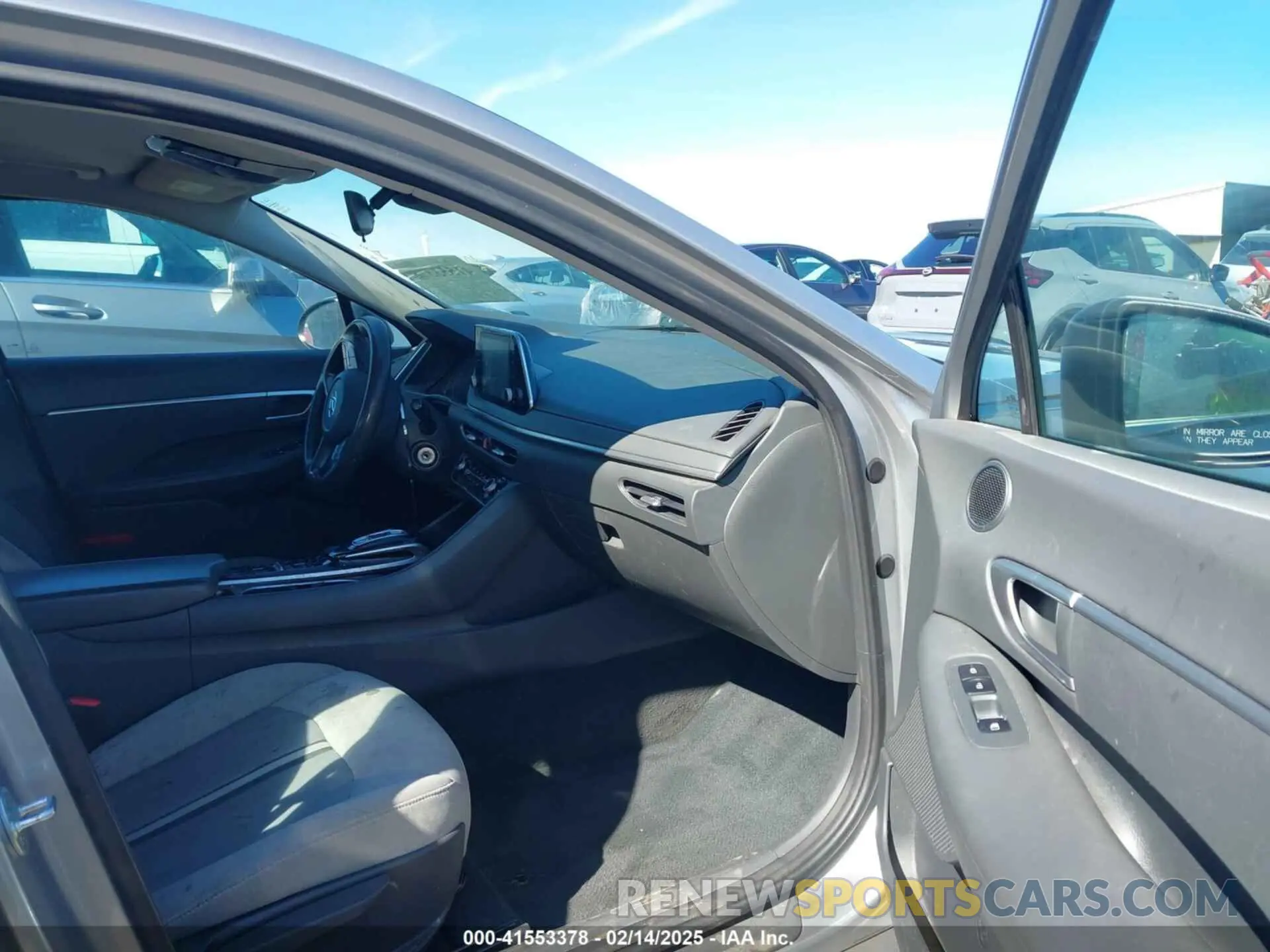 5 Photograph of a damaged car 5NPEG4JAXMH075720 HYUNDAI SONATA 2021