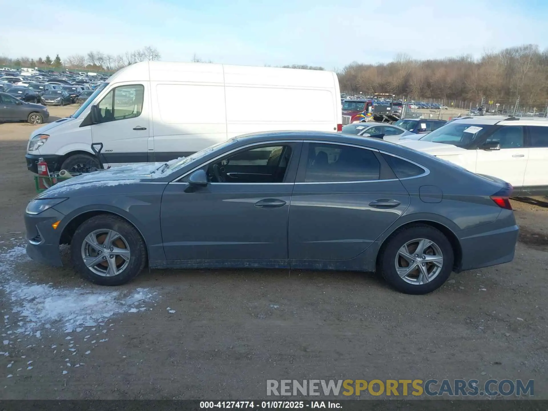 14 Photograph of a damaged car 5NPEG4JAXMH076320 HYUNDAI SONATA 2021
