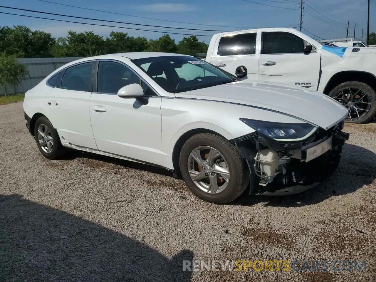4 Photograph of a damaged car 5NPEG4JAXMH109364 HYUNDAI SONATA 2021
