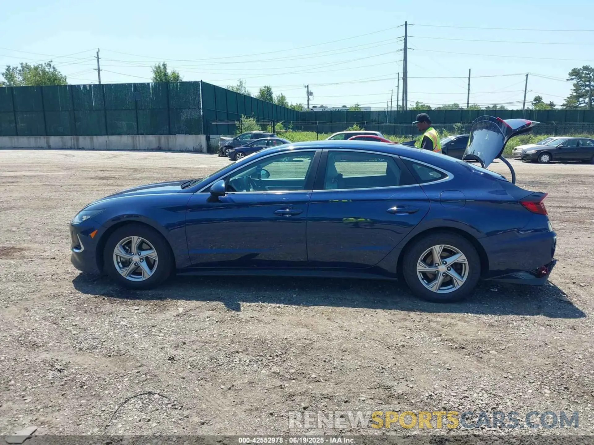 14 Photograph of a damaged car 5NPEG4JAXMH114743 HYUNDAI SONATA 2021