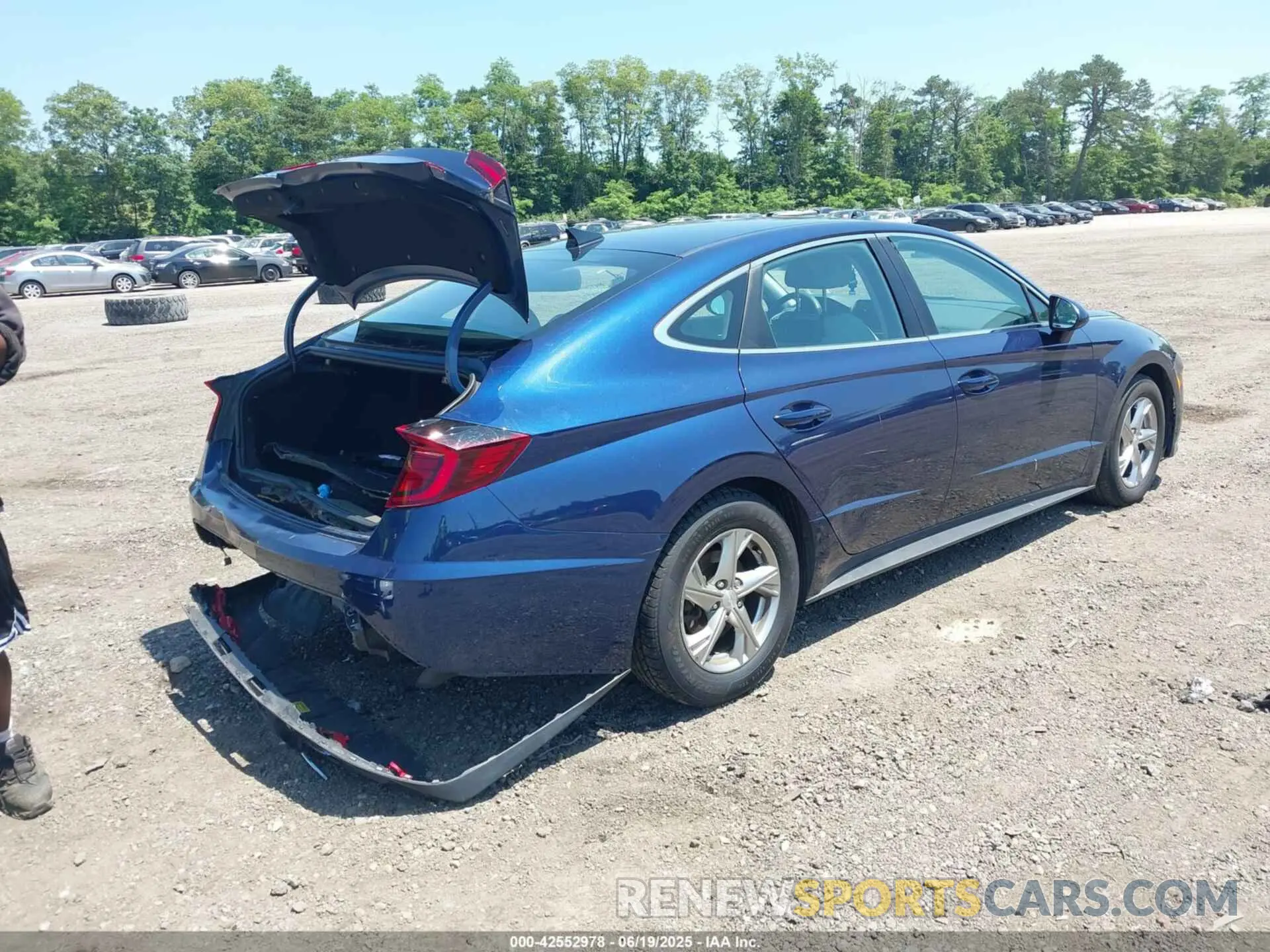 4 Photograph of a damaged car 5NPEG4JAXMH114743 HYUNDAI SONATA 2021