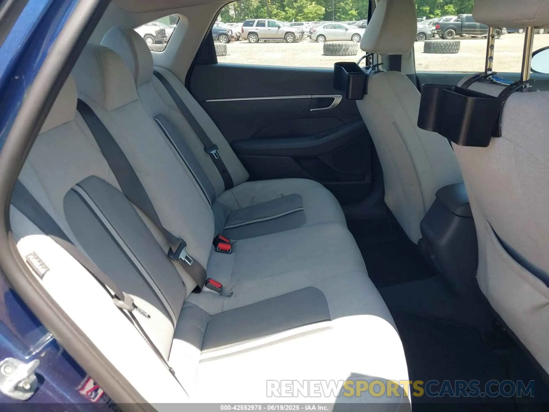 8 Photograph of a damaged car 5NPEG4JAXMH114743 HYUNDAI SONATA 2021