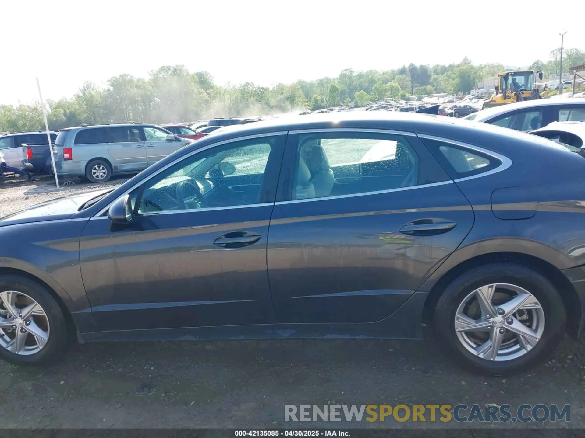 14 Photograph of a damaged car 5NPEG4JAXMH124446 HYUNDAI SONATA 2021