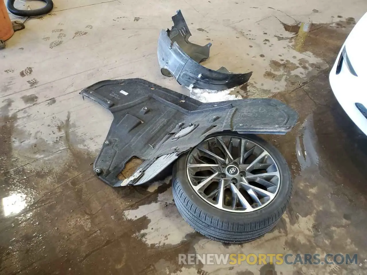 12 Photograph of a damaged car 5NPEH4J20MH111162 HYUNDAI SONATA 2021