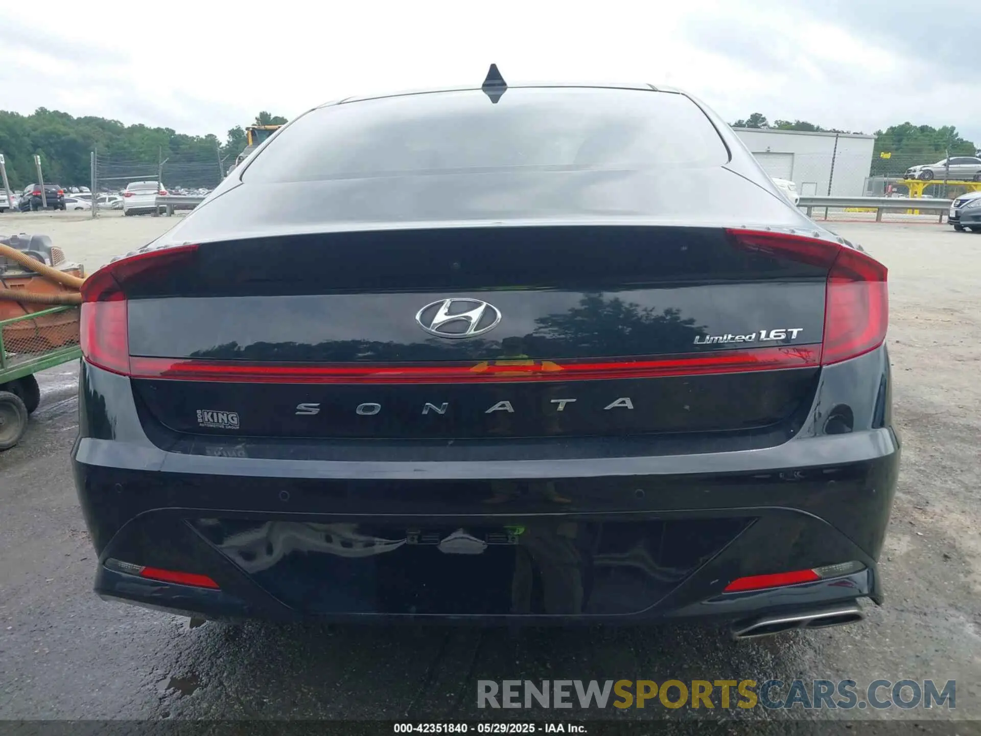 17 Photograph of a damaged car 5NPEH4J21MH094288 HYUNDAI SONATA 2021