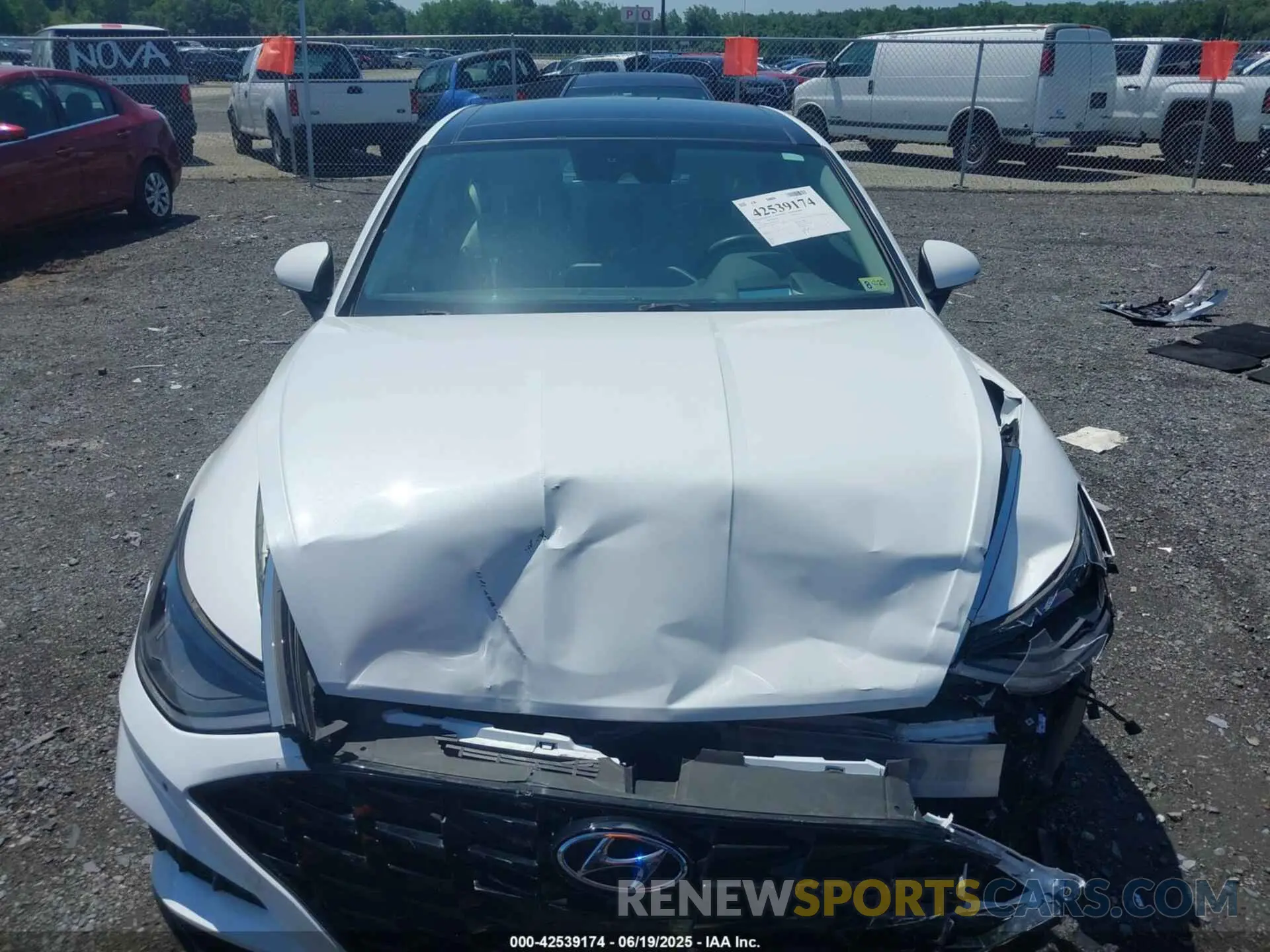 12 Photograph of a damaged car 5NPEH4J25MH072732 HYUNDAI SONATA 2021