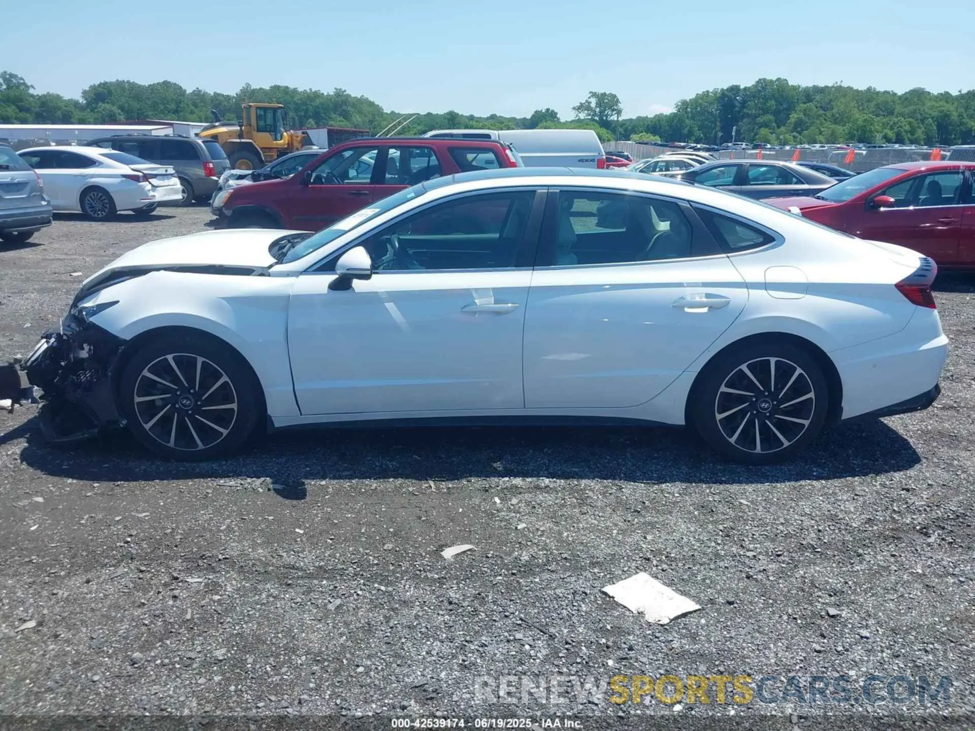 14 Photograph of a damaged car 5NPEH4J25MH072732 HYUNDAI SONATA 2021
